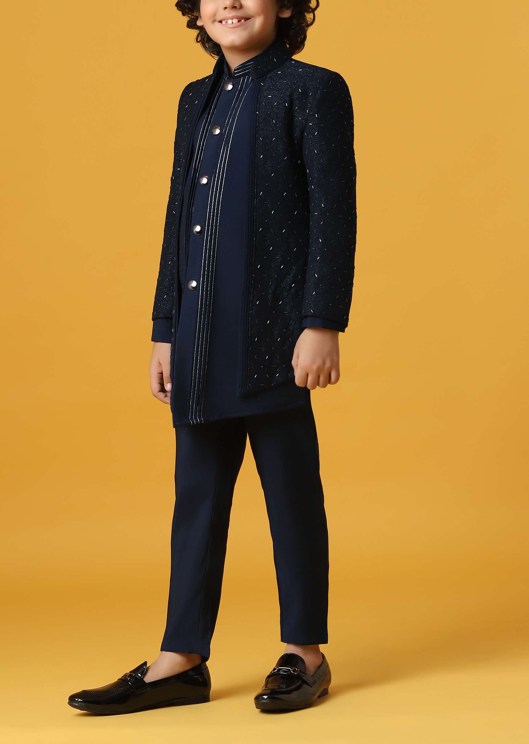 black_silk_embroidered_sherwani-sg201961_10_36de9527-d809-4a46-860c-de8b9e01c83b.jpg