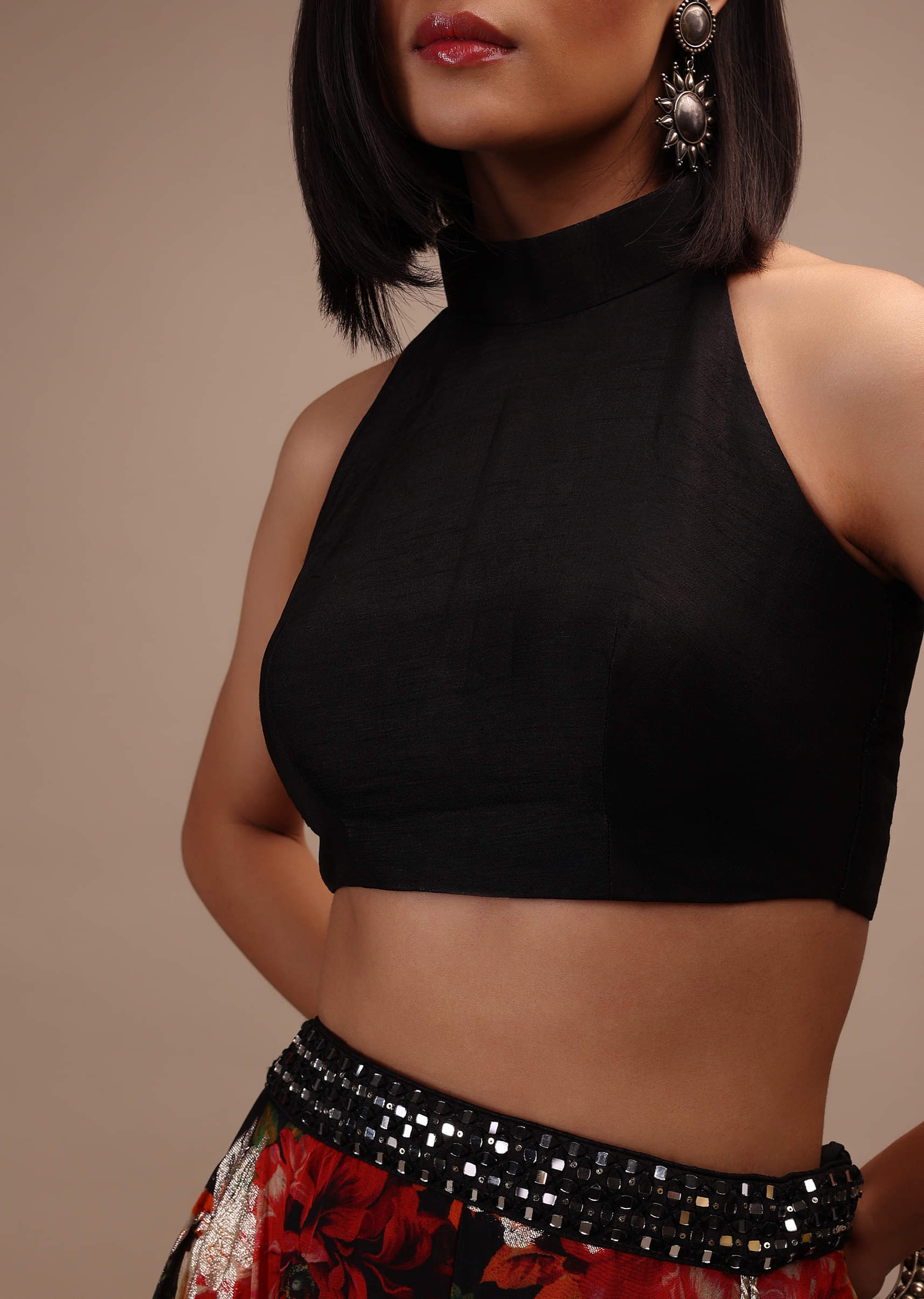 black_sleeveless_blouse-m001blonm19y-sg95297_2_e757d2ee-d273-4565-ad61-7490f4a14abf.jpg
