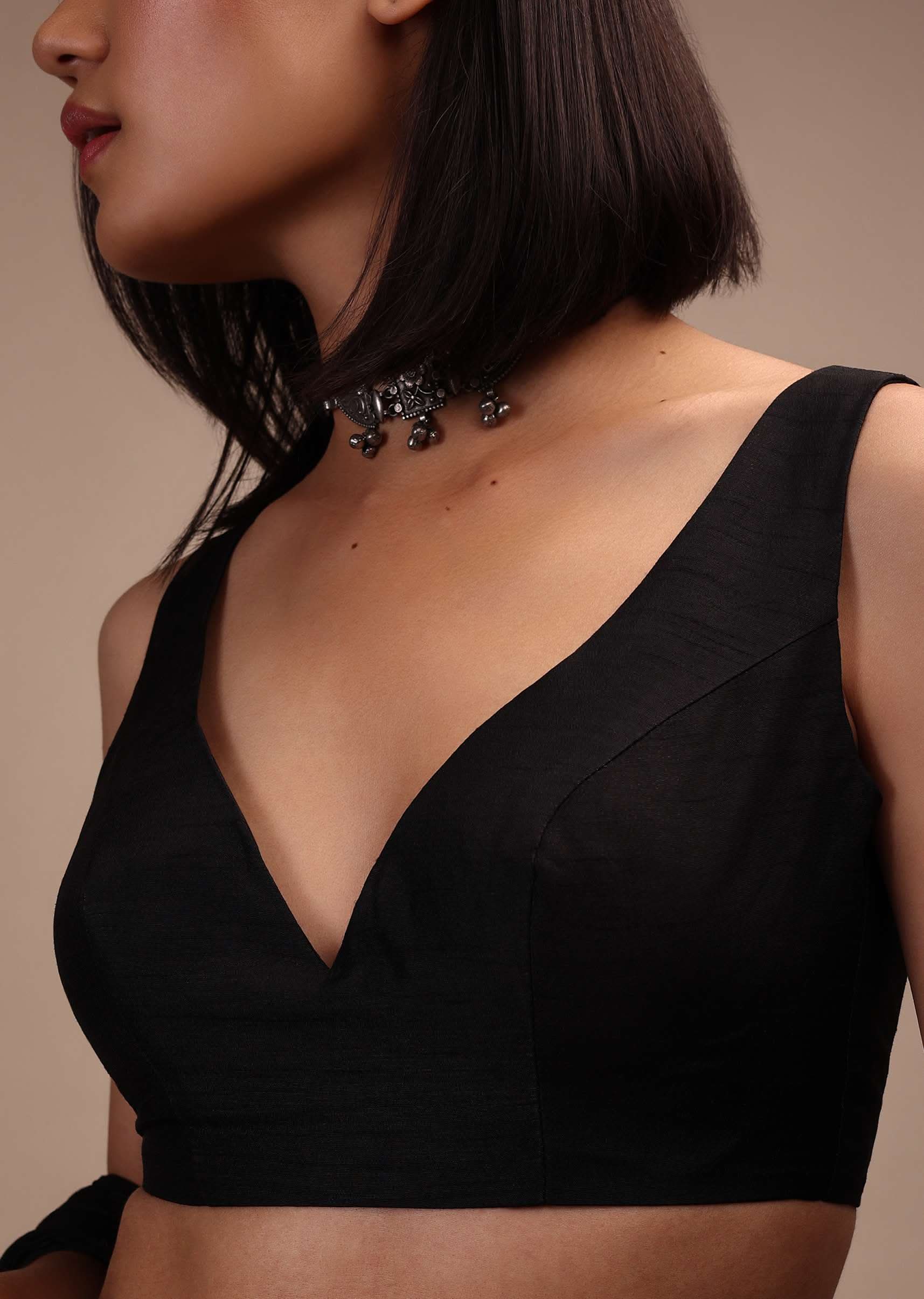 black_sleeveless_blouse-m001blonra06y-sg95281_5_ddd08d04-a26e-4e29-a041-ea47bc0b87f7.jpg