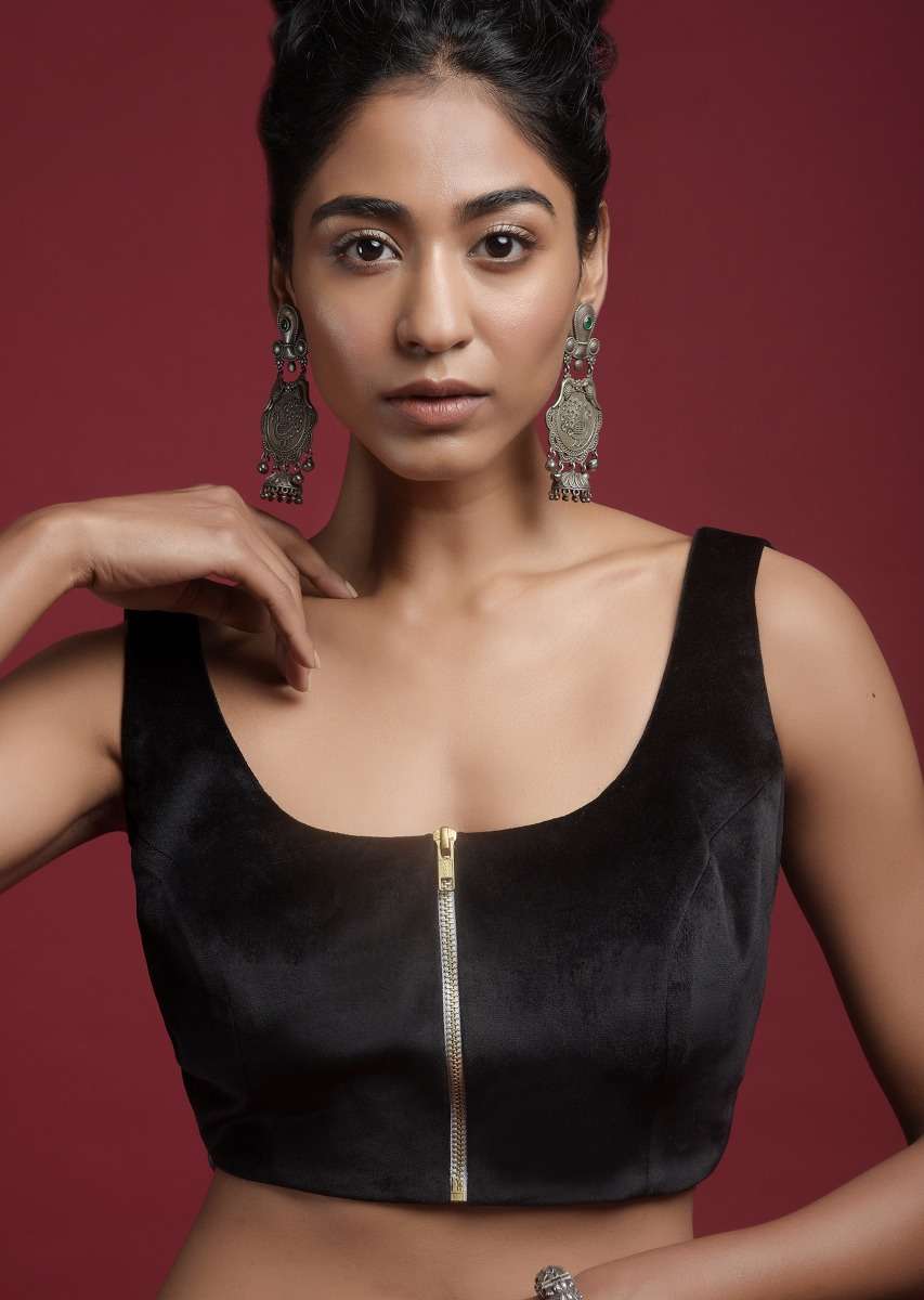 black_sleeveless_blouse_with_front_zip_opening_online_-_kalki_fashion_-_sg22630_3__2_733d3c93-e9ac-45c0-b381-596563007bc3.jpg