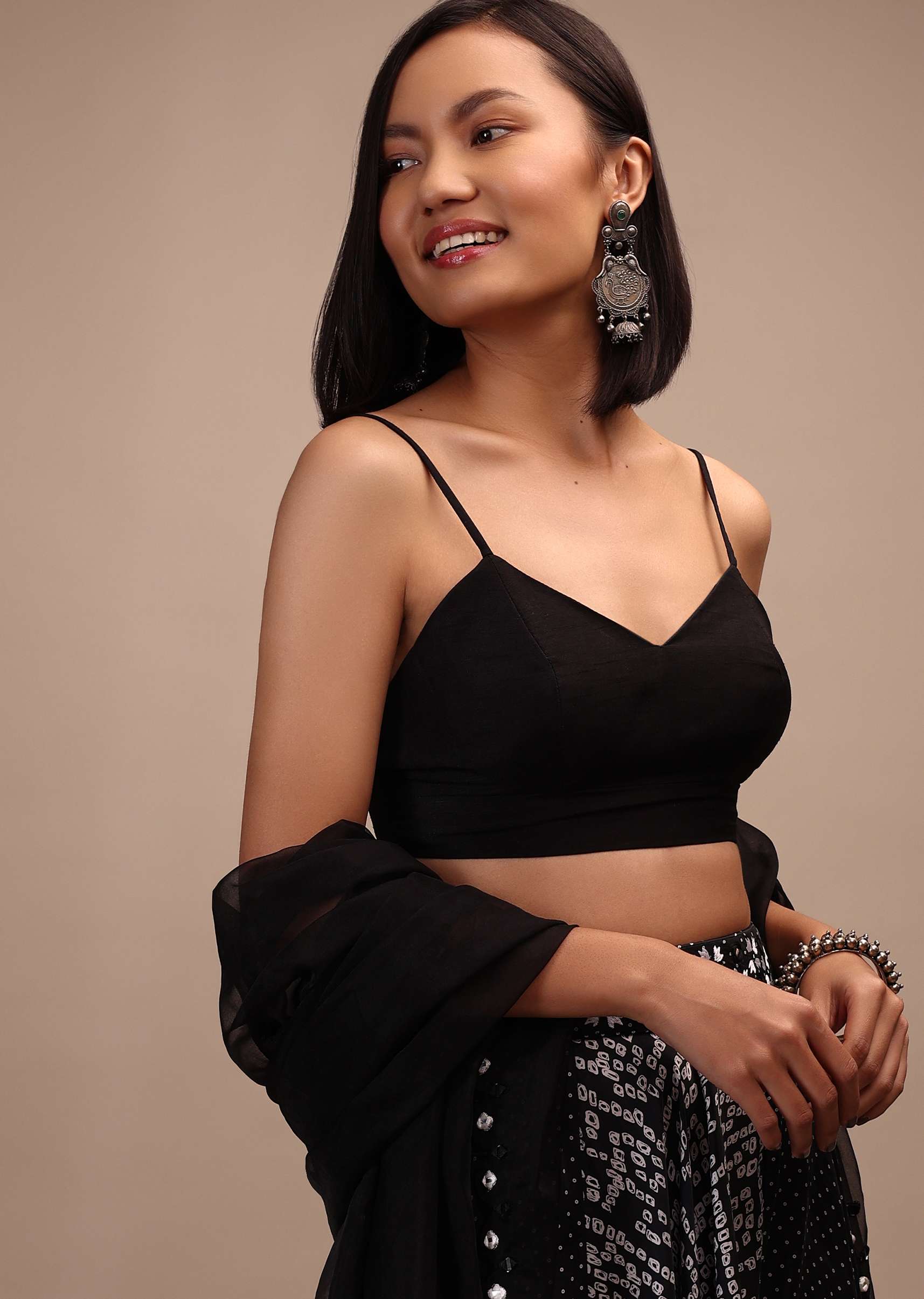black_spaghetti_sleeve-m001blonm17y-sg95294_2_f5808c31-4e6e-443b-9b93-f1bc7a15e394.jpg
