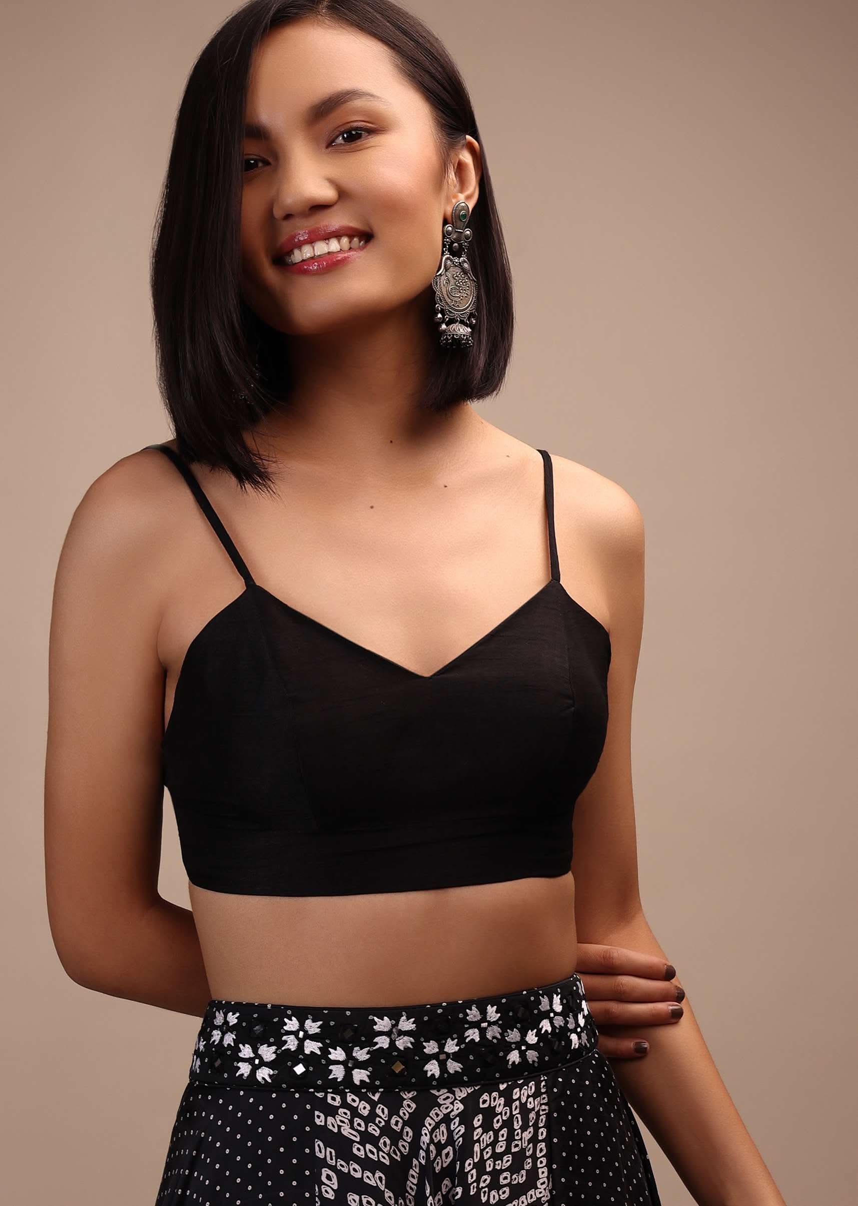 black_spaghetti_sleeve-m001blonm17y-sg95294_4_decb9197-2b49-4257-a776-b3179b47cee1.jpg