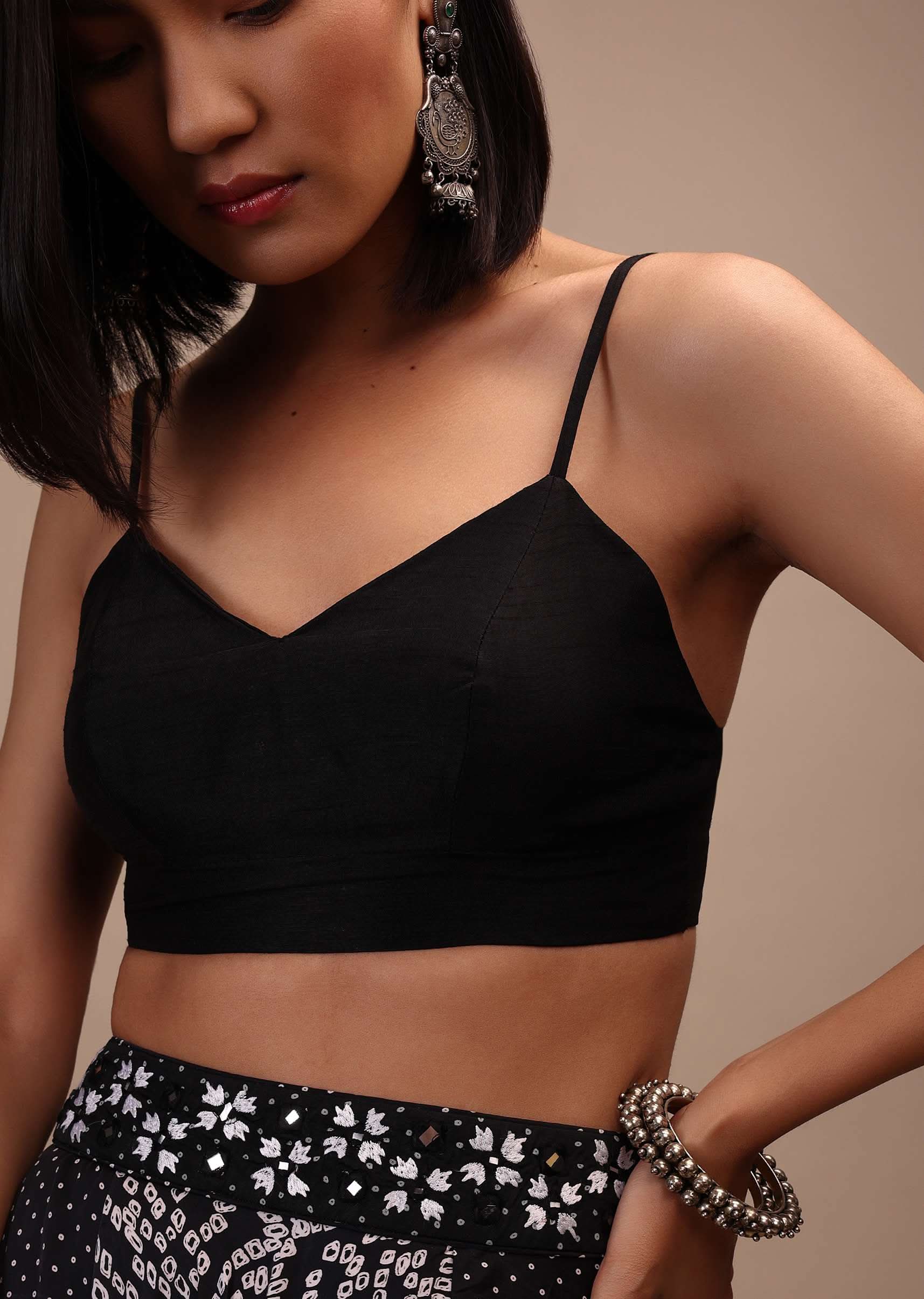 black_spaghetti_sleeve-m001blonm17y-sg95294_5_5160ee3f-200b-48a4-ae48-77055af4f430.jpg