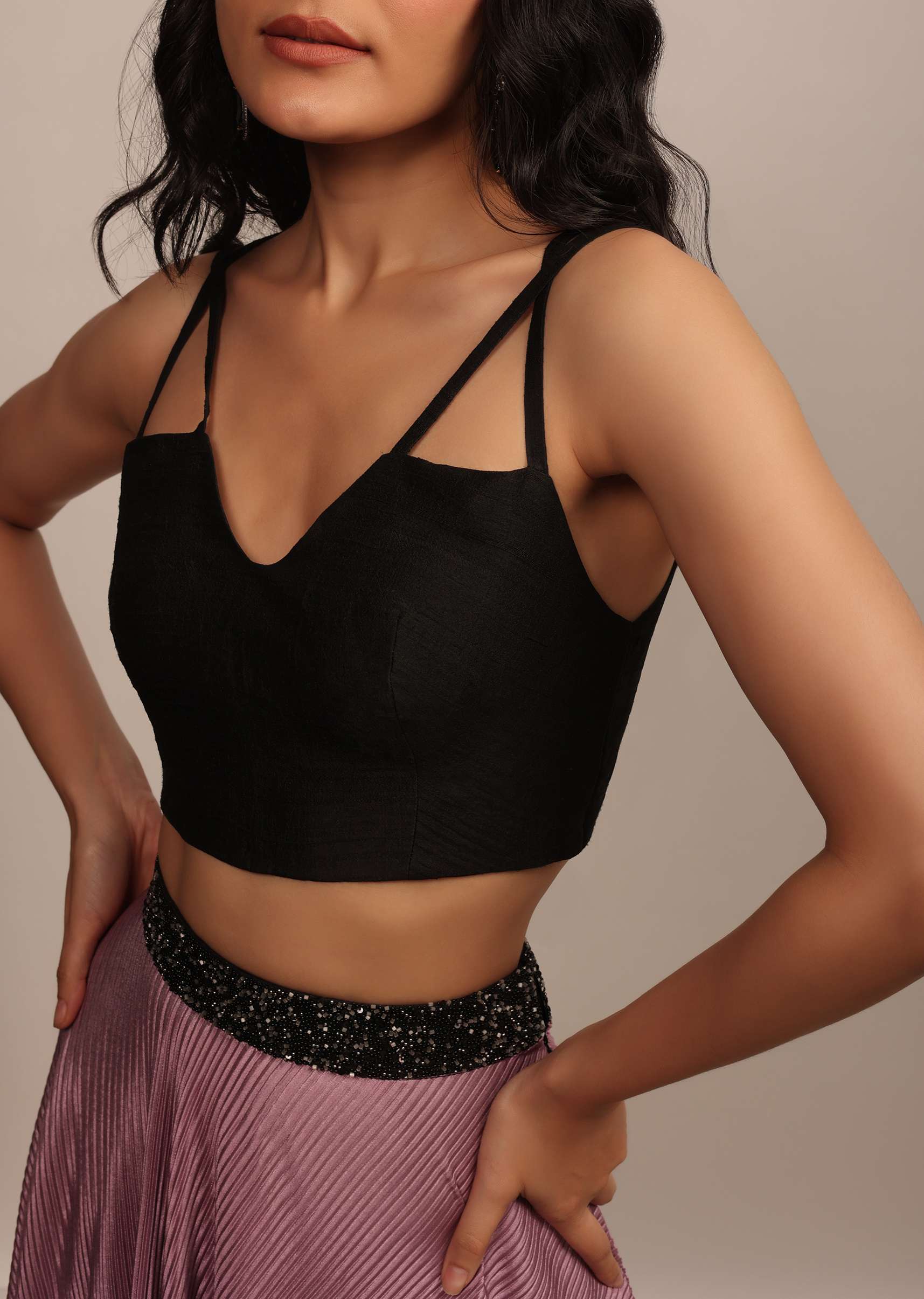 black_strappy_sleeveless_raw_silk_blouse_with_v_neckline-sg148033_4_9394e0e7-64ab-4fdf-b7c2-6a507ef7ab98.jpg