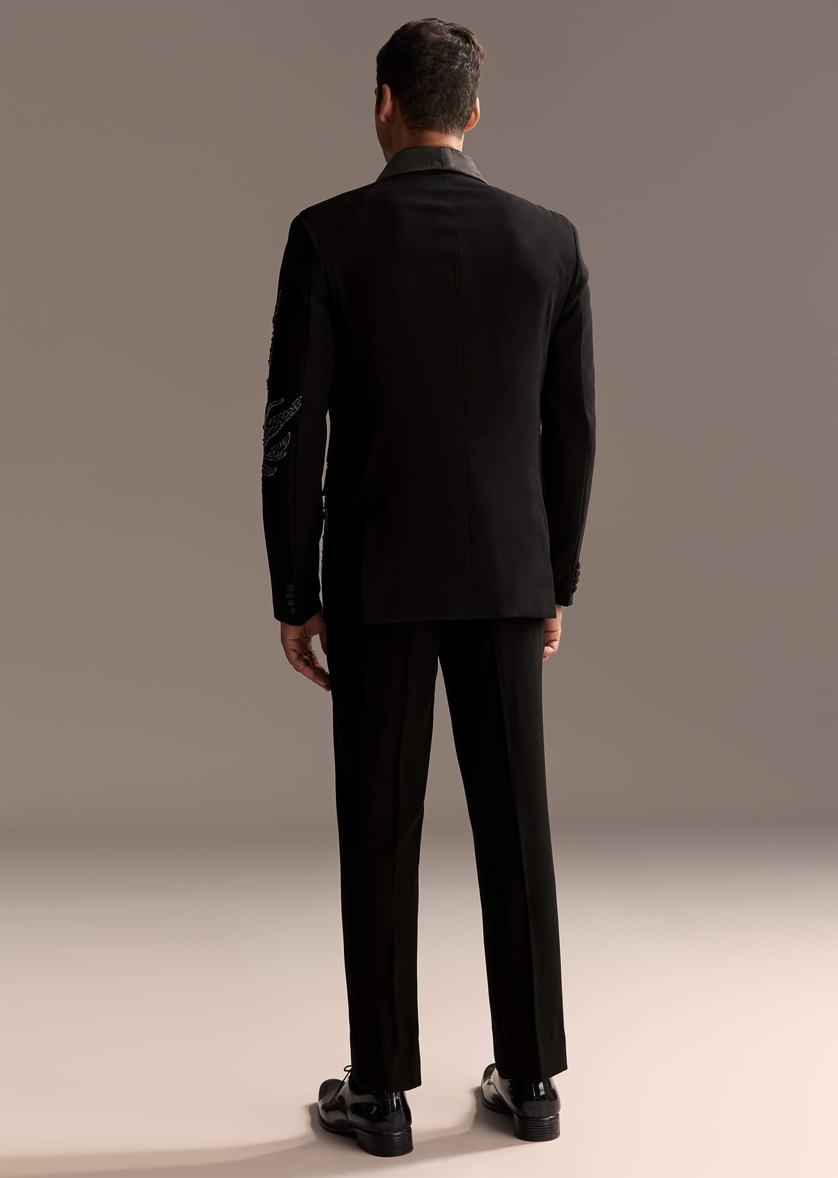 black_tuxedo_for_men_with_cut_dana_and_beads-sg323144-1-nosto_4.jpg