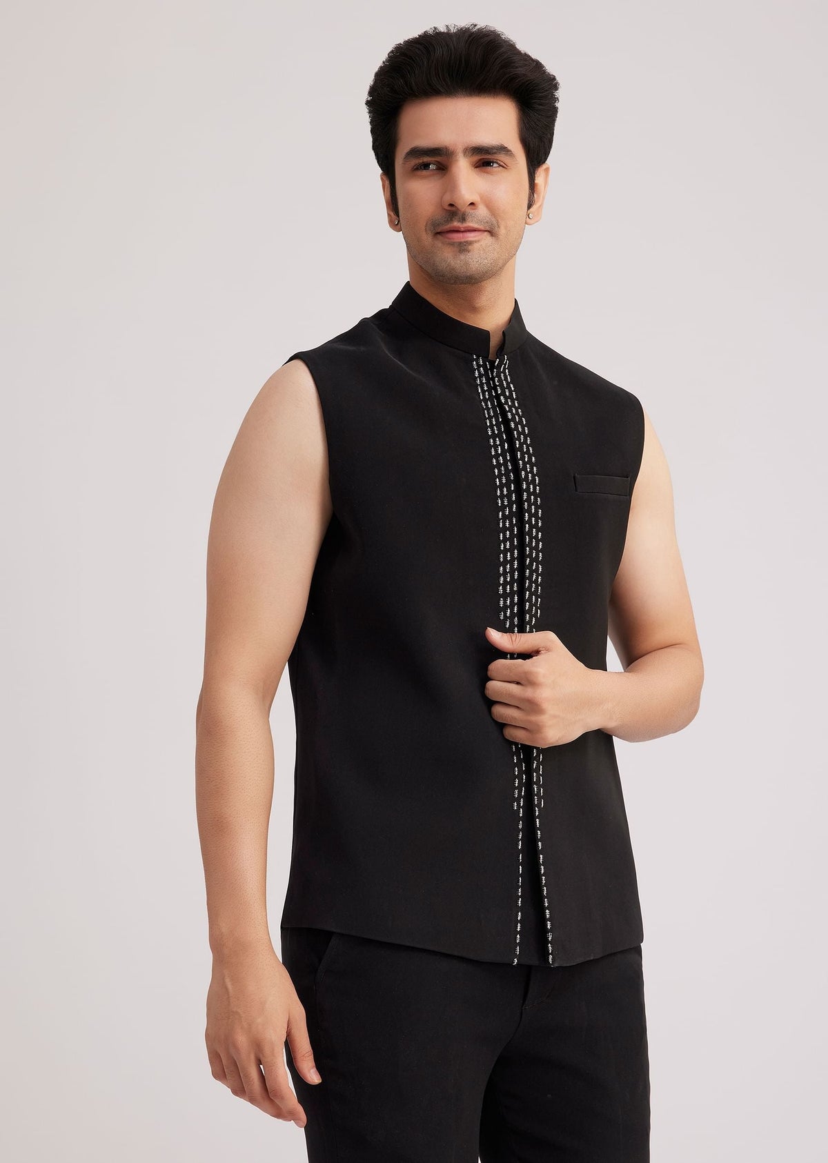 black_velvet_indo_western_set_with_abstract_motif_and_cut_da-sg249911_8_f0d32060-d945-4380-927d-87980985d9f2.jpg