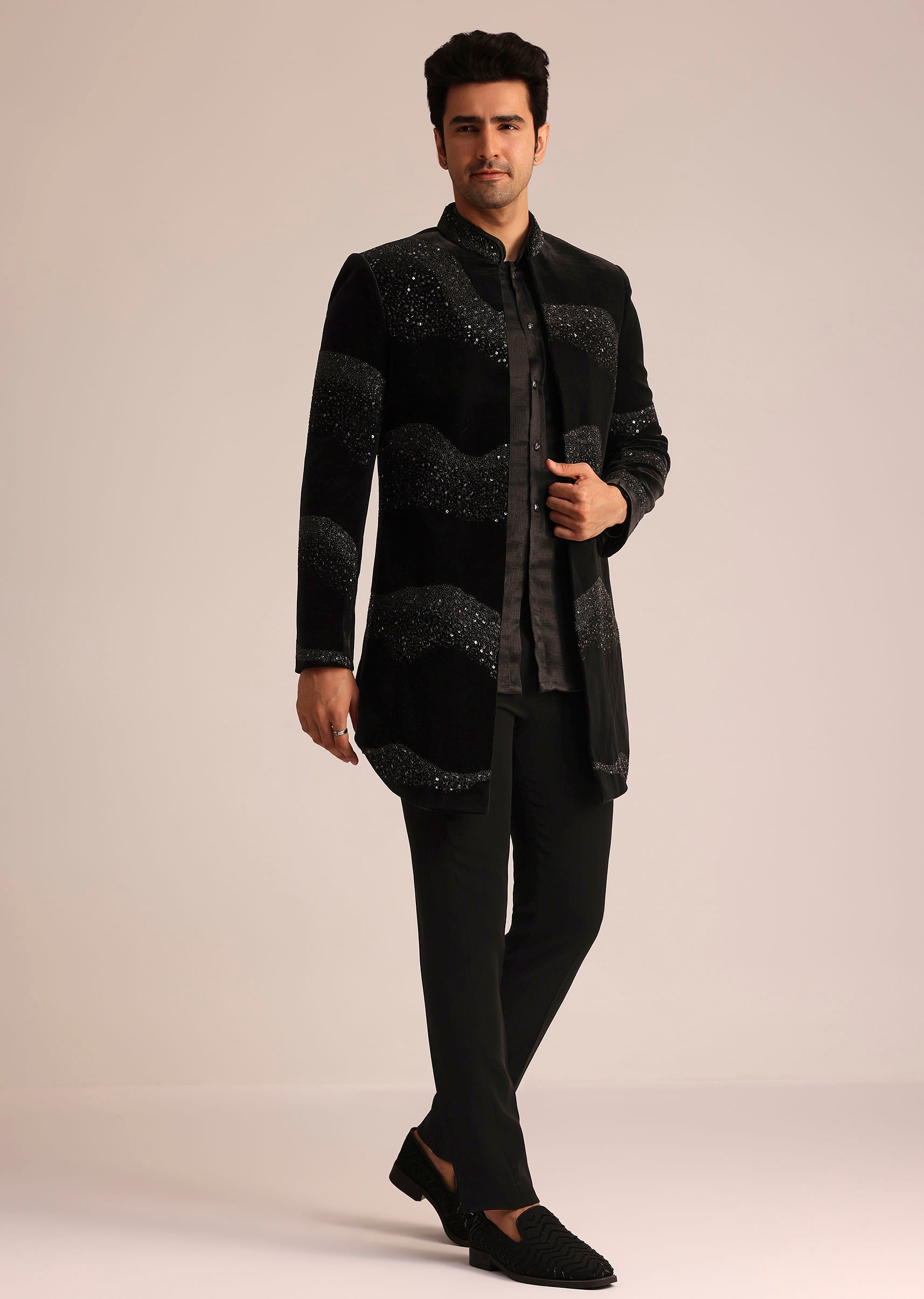 black_velvet_indo_western_set_with_zardosi_detailing-sg270191_7_5caa881e-4dd3-4802-96da-3be6cb1710ca.jpg
