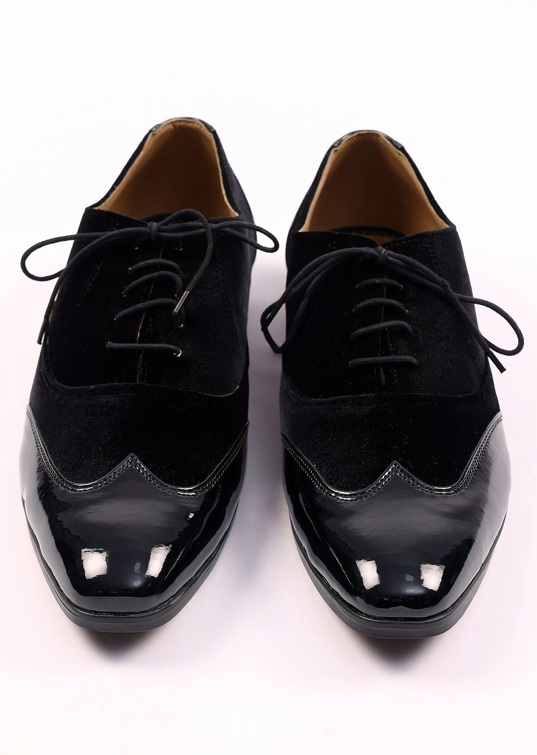 black_velvet_jutti-sg250559_3_59ac2958-8db7-4d87-ab3d-3b10c581fade.jpg
