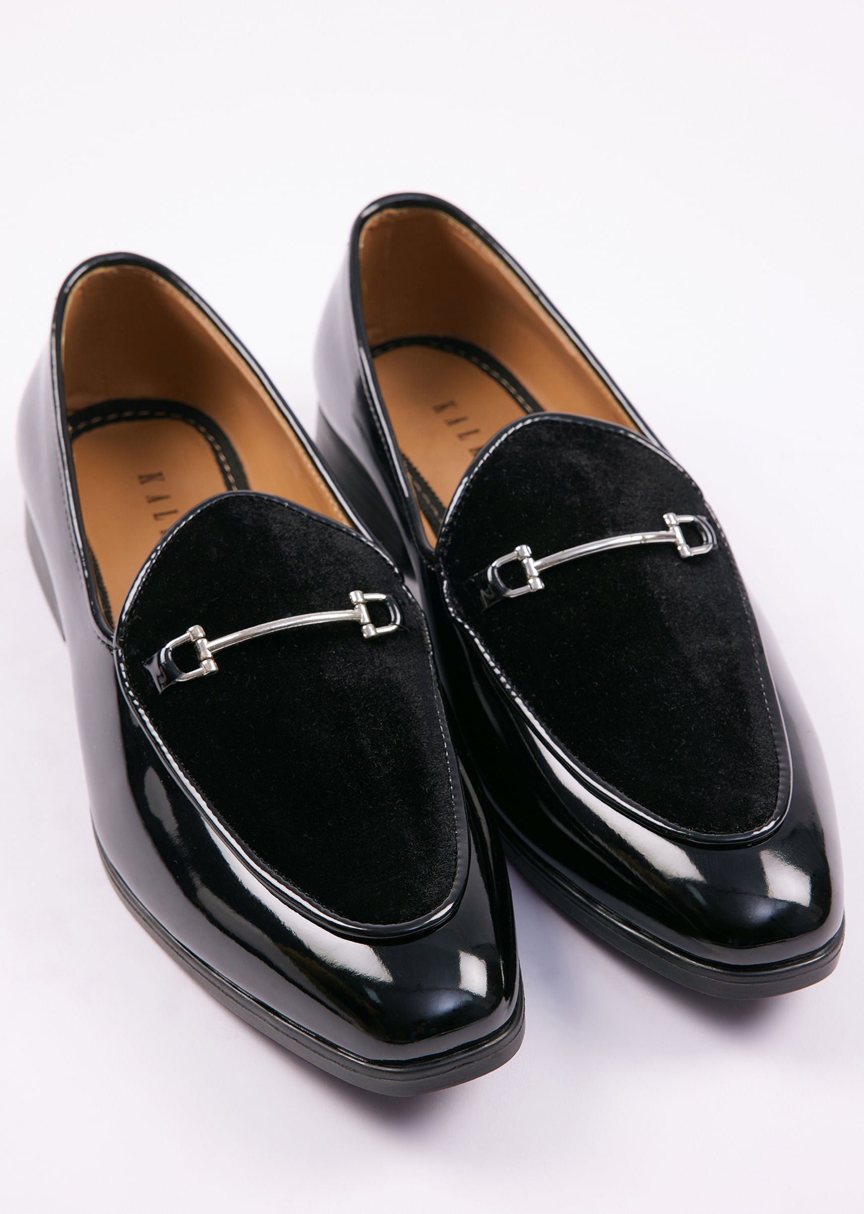 black_velvet_juttis_for_men-sg250564_5_51d0da9f-6859-42ea-a880-74a0423552ba.jpg