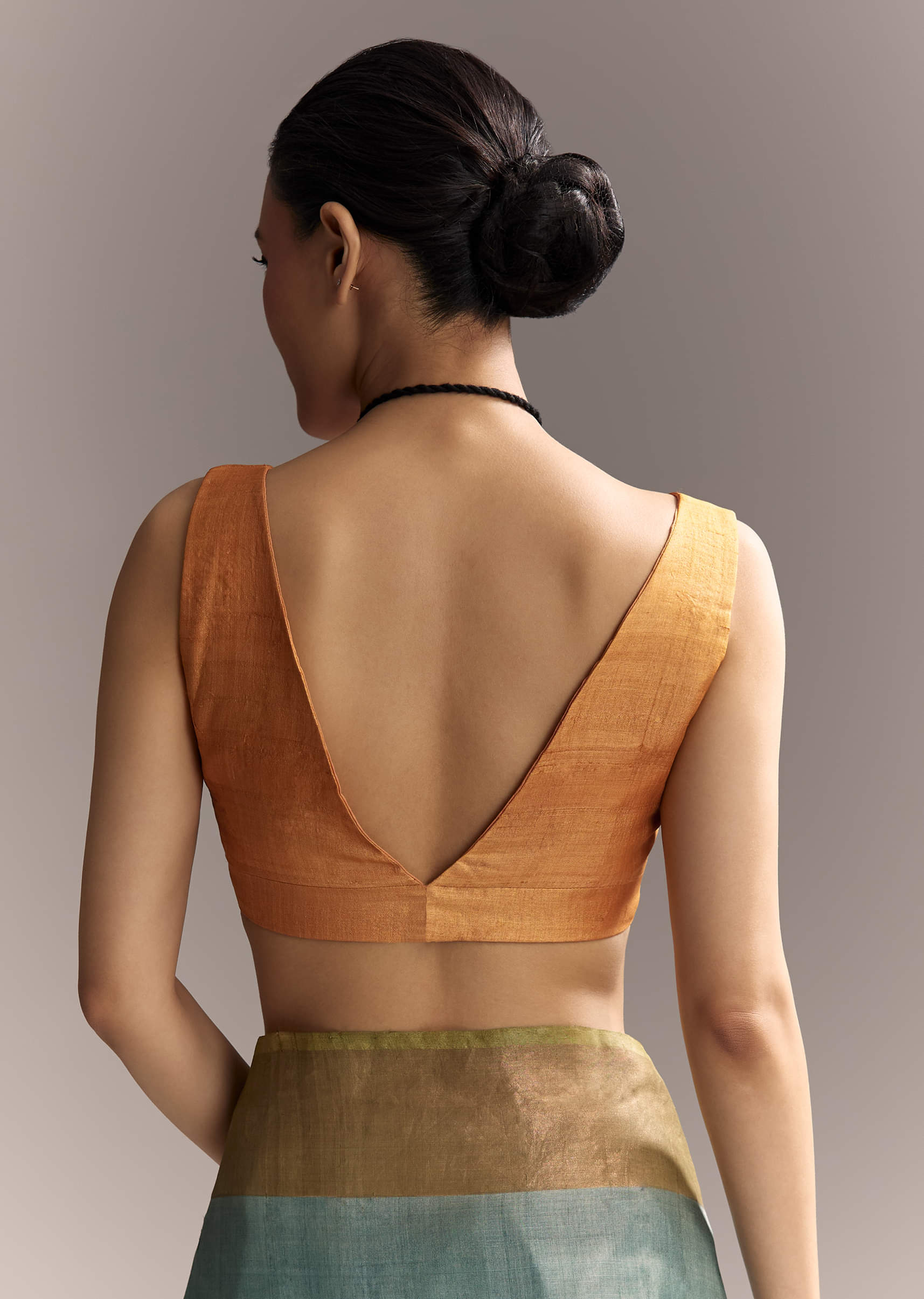 blue-cotton-saree-with-hand-painted-motifs-and-brown-border-sg317776-8.jpg