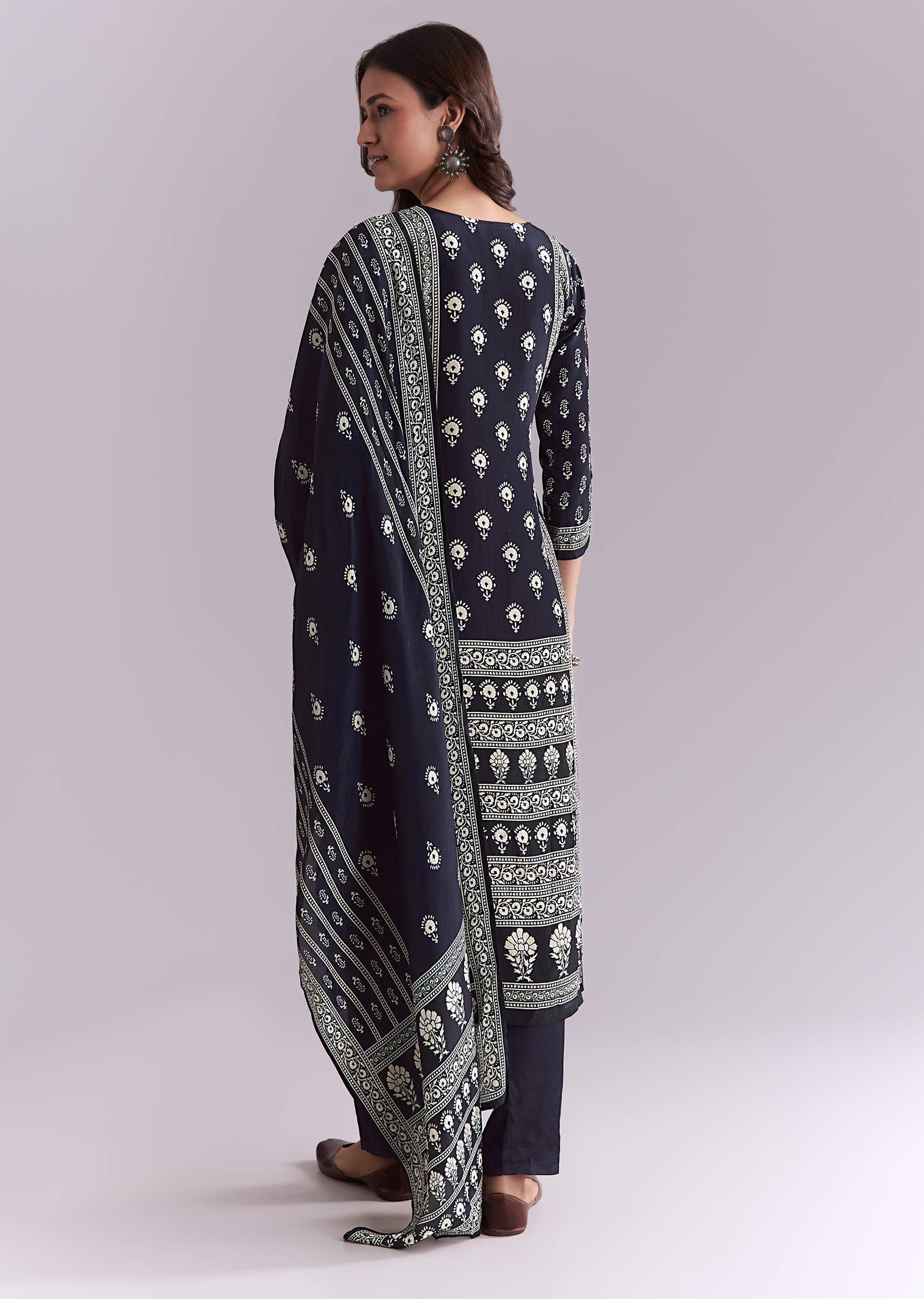 blue-crepe-kurta-set-with-indie-print-and-moti-detail-sg357219-5.jpg
