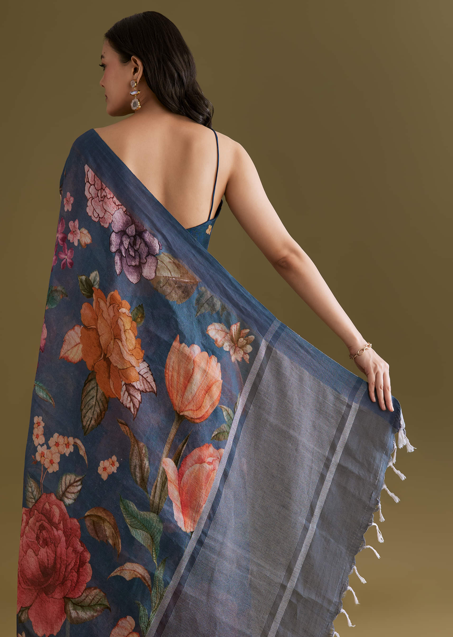 blue-linen-saree-with-botanical-floral-prints-sg291729-4_4c34d524-053c-4ddc-99c3-75c4216dcfdb.jpg