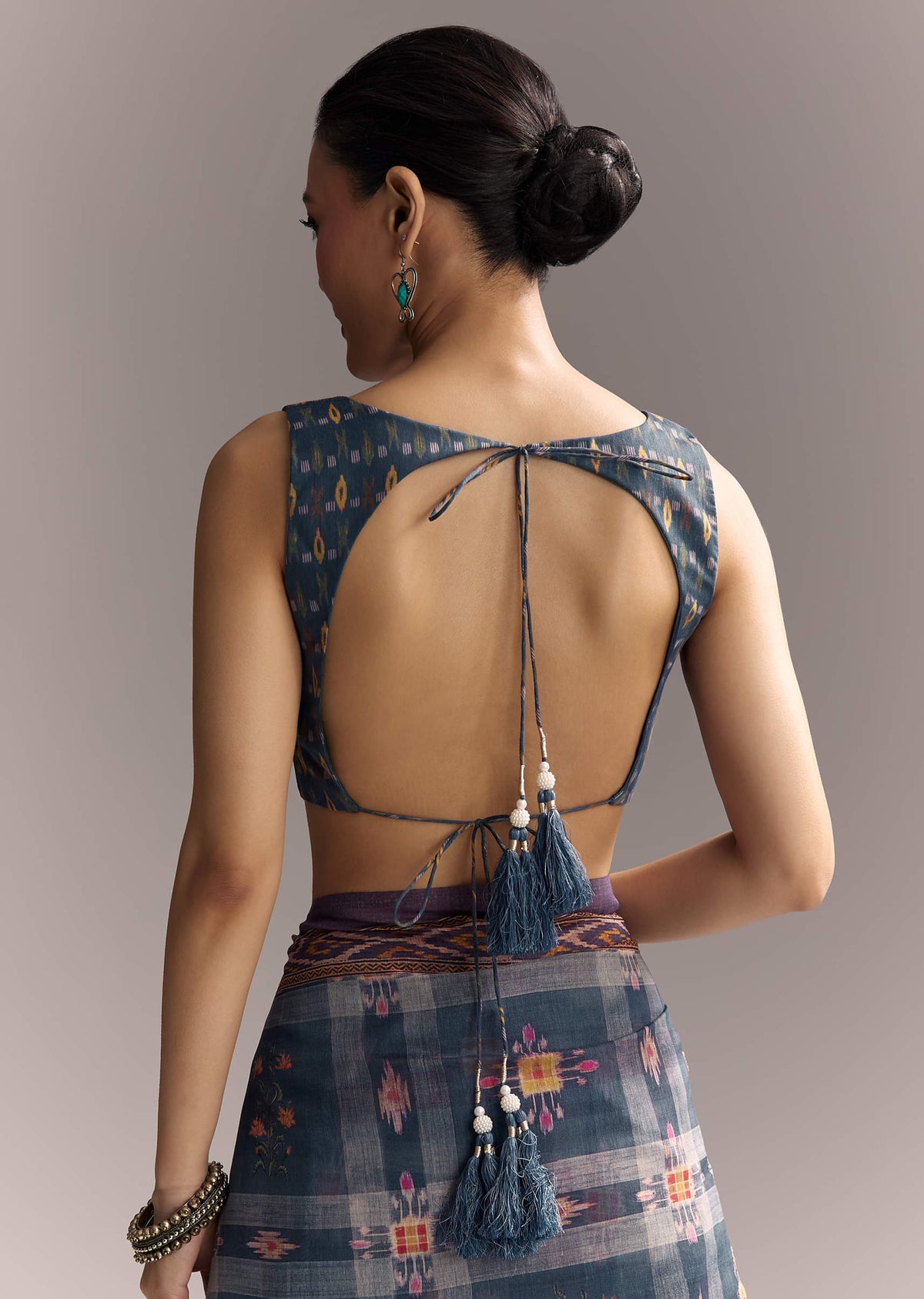 blue-linen-saree-with-hand-block-ajrakh-print-and-lavender-border-sg312211-8.jpg