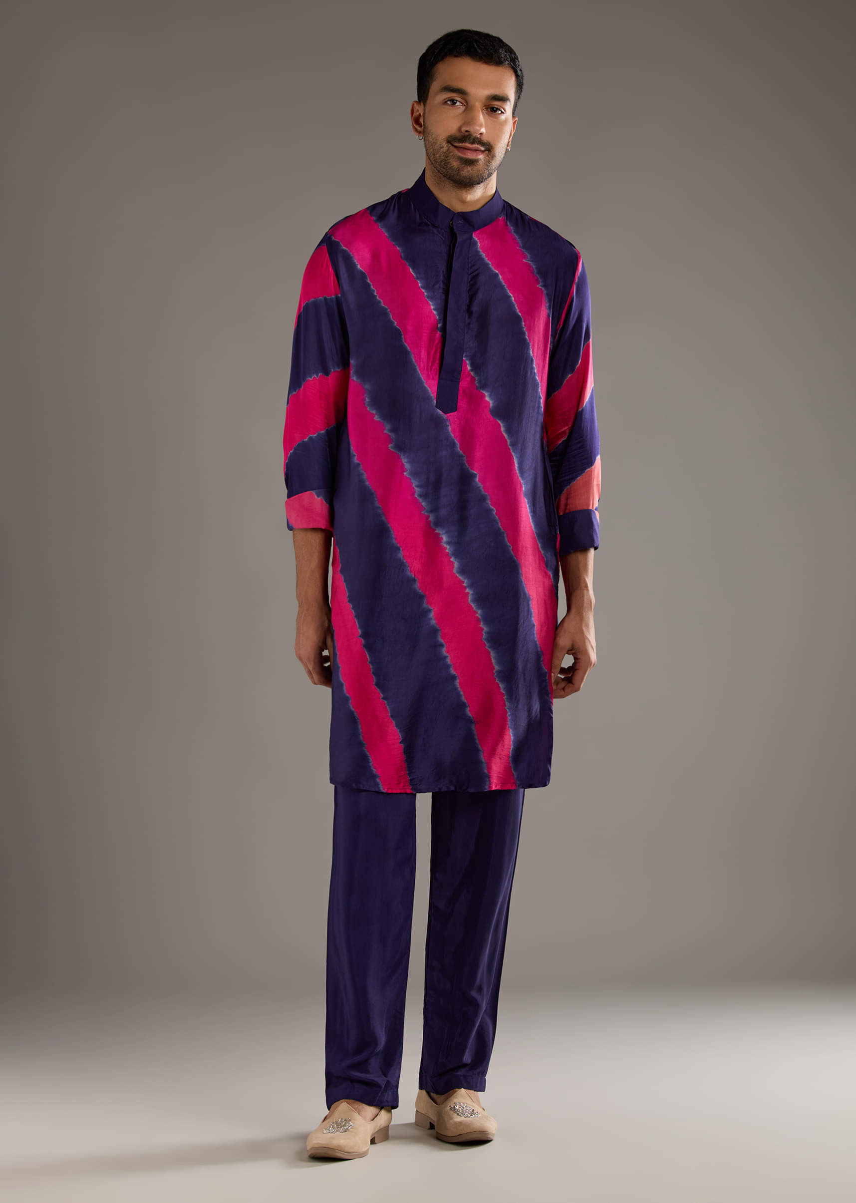 blue-modal-kurta-set-for-men-with-hand-dyed-leheriya-print-sg349637-1.jpg