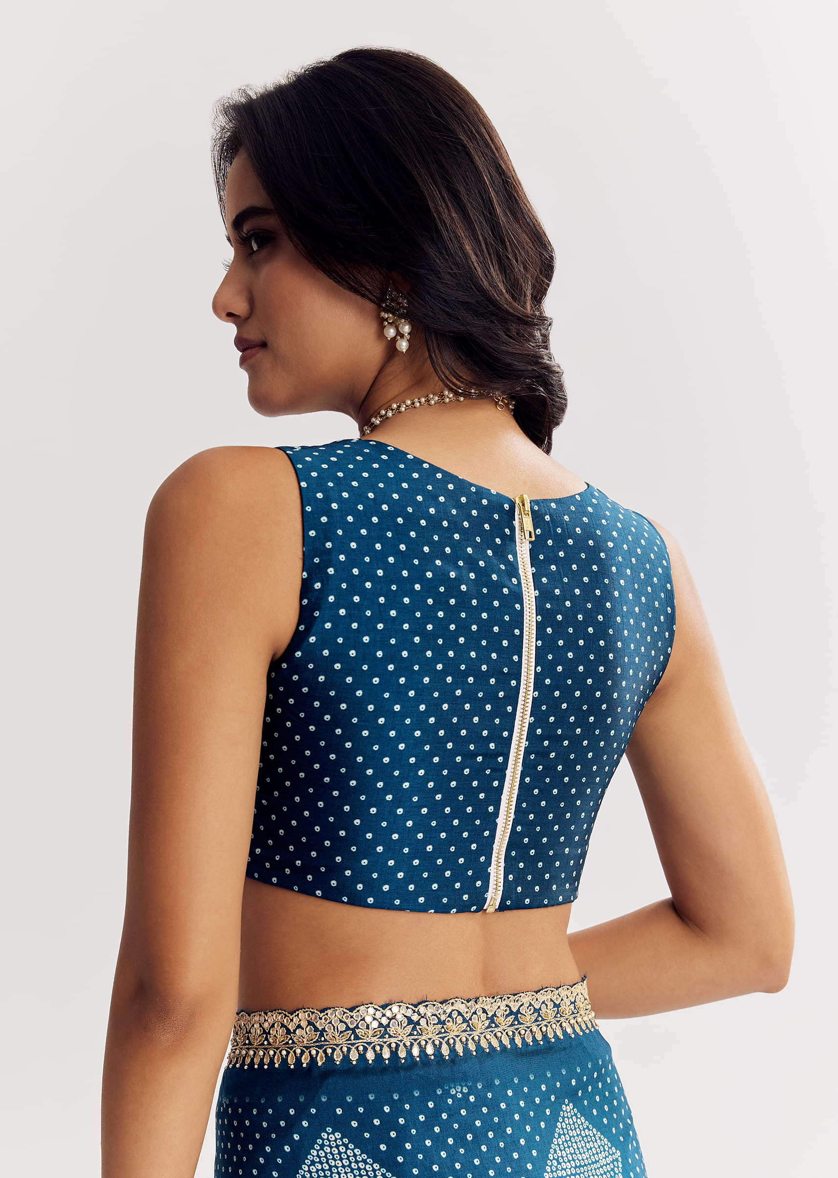 blue-shaded-muslin-printed-saree-with-mirror-gota-zari-and-sequins-sg316215-8_2a649db6-49c5-42cf-a433-bf1a07aa6486.jpg