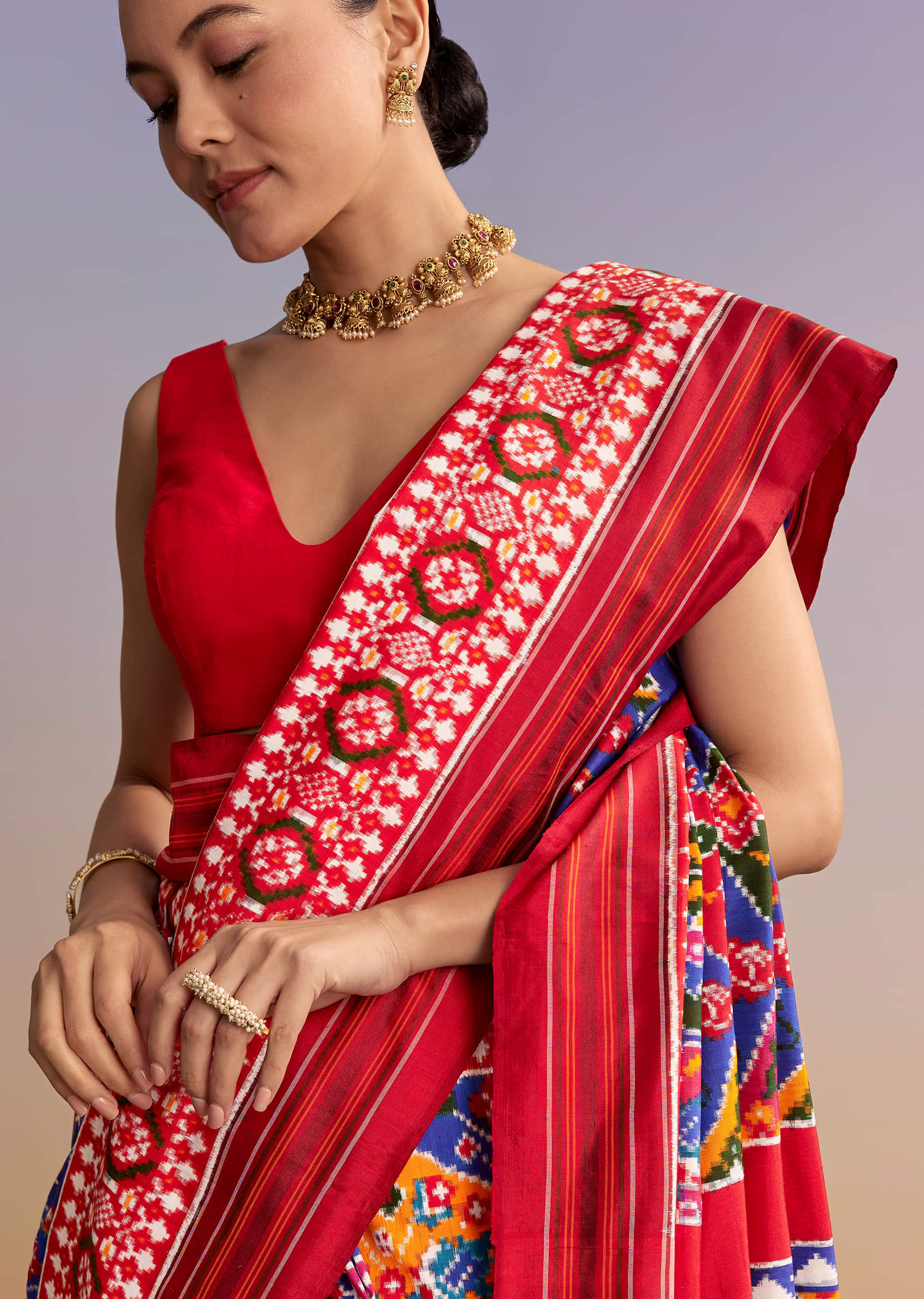 blue-silk-double-ikkat-handwoven-patola-saree-with-floral-motifs-sg332439-2.jpg