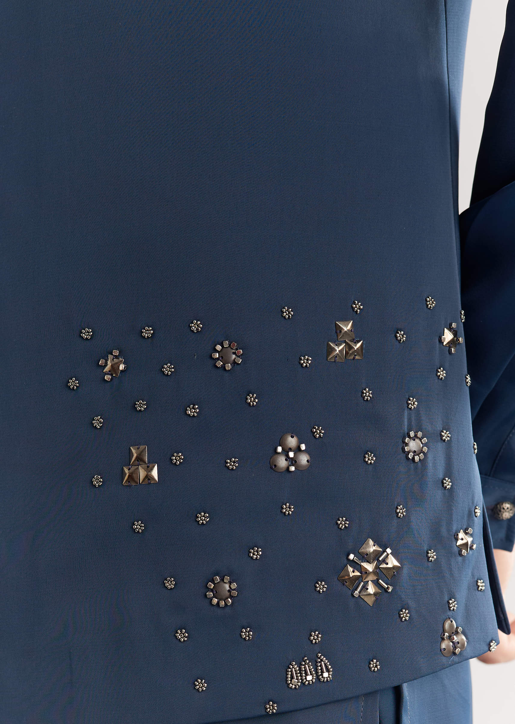 blue-suiting-jacket-kurta-set-with-metal-work-sg323752-4_f68c8c25-ef5c-47c9-b856-0d82800e6d3a.jpg
