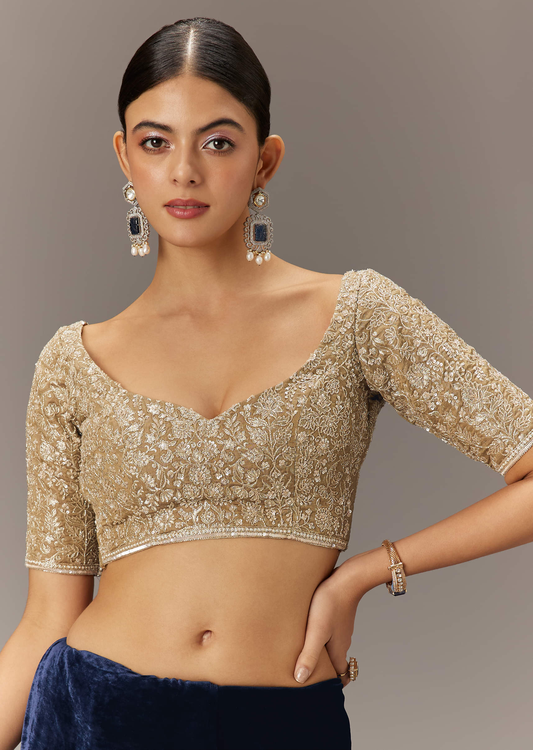 blue-velvet-saree-with-brocade-embroidered-blouse-sg300073-6_db28ba4b-cbac-4373-9825-cf9775d8f821.jpg