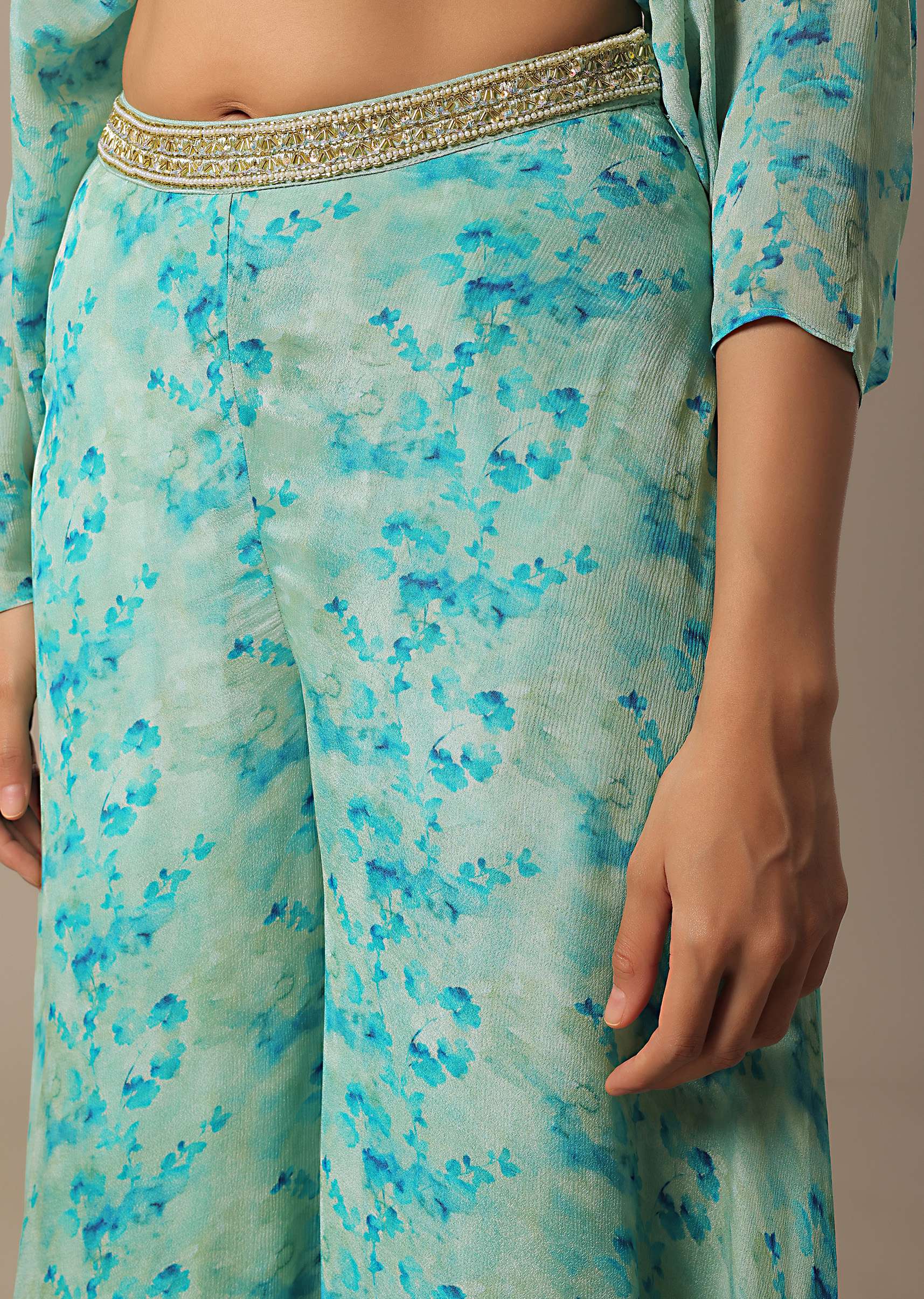 blue_floral_print_crop_top_a-sg204038_7_79adb871-69e1-4ee9-919b-4c32384ecea0.jpg