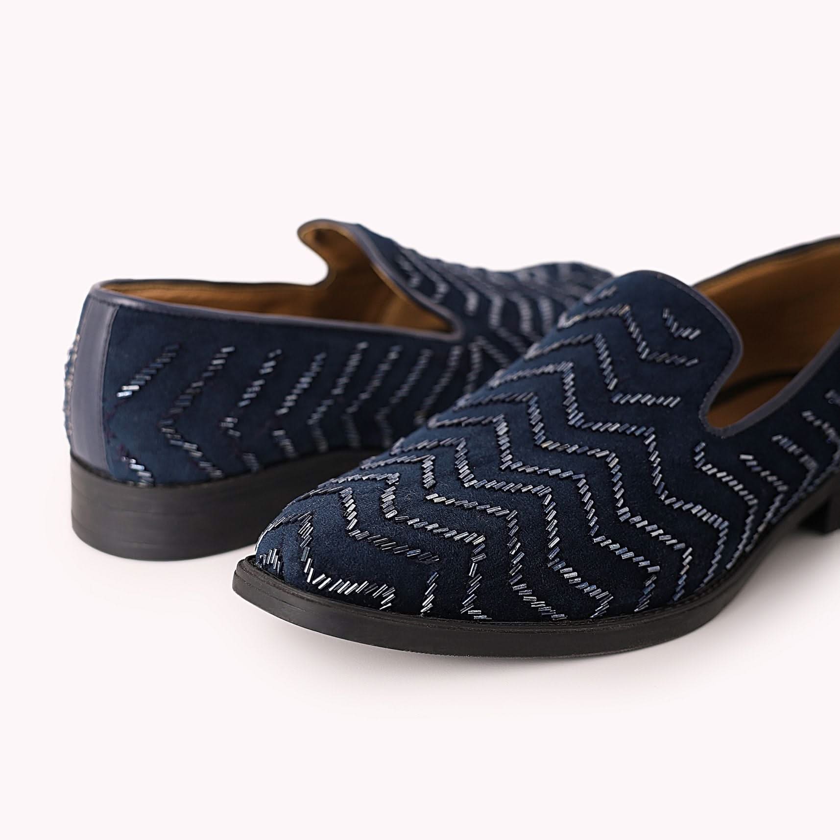 blue_juttis_in_velvet_with-sg179238_5_0ab11f61-84a9-482c-9a6e-6108781a03f5.jpg