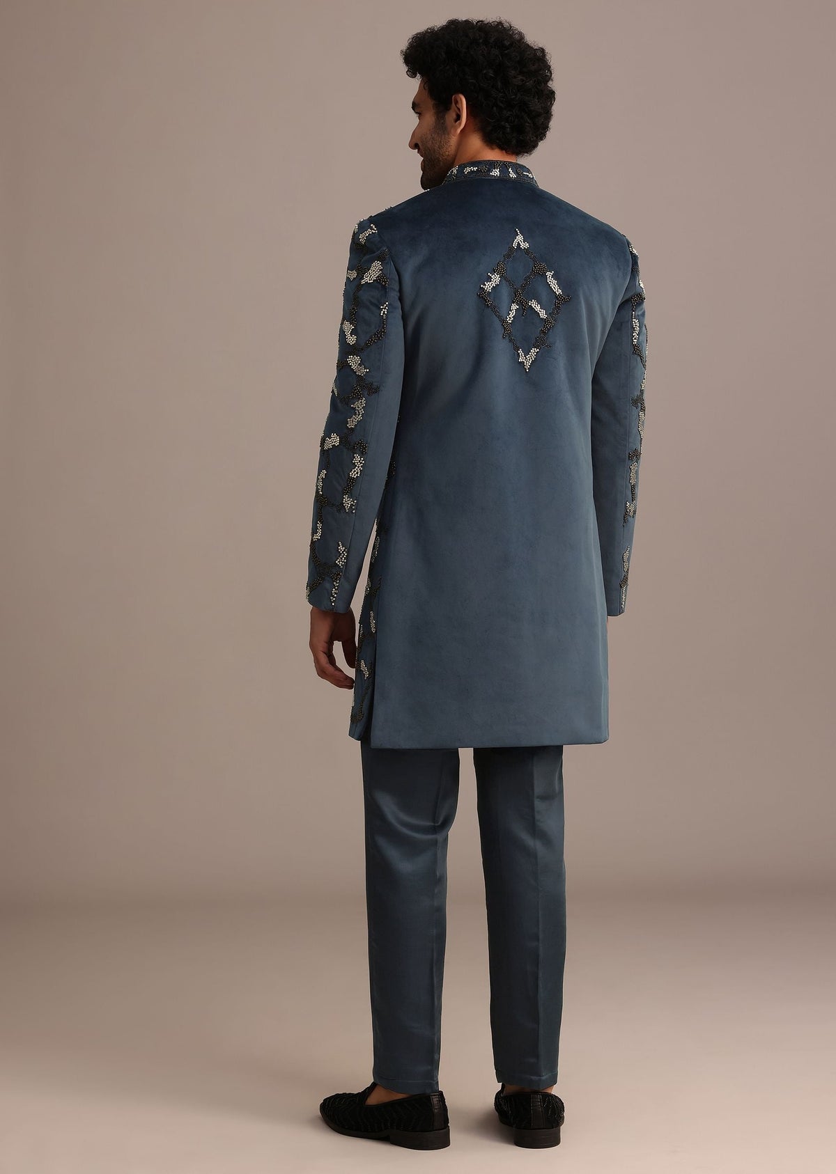 blue_velvet_hand_embroidered_indo_western_set-sg253063_8_00f20a26-013d-4a8e-8e35-422d184720e9.jpg