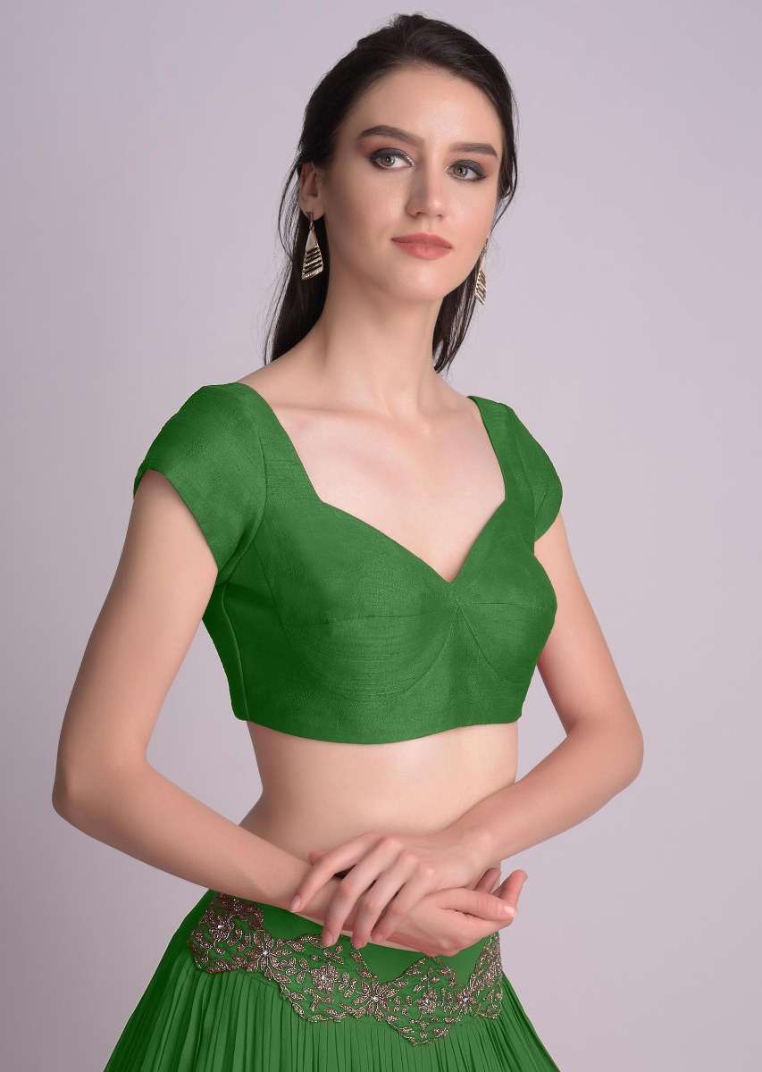 bottle-green-blouse-in-raw-silk-with-sweet-heart-neckline-online-kalki-fashion-m001509619y-sg31228_4_1ee7f3b4-de03-4217-b612-4b9d8be47644.jpg