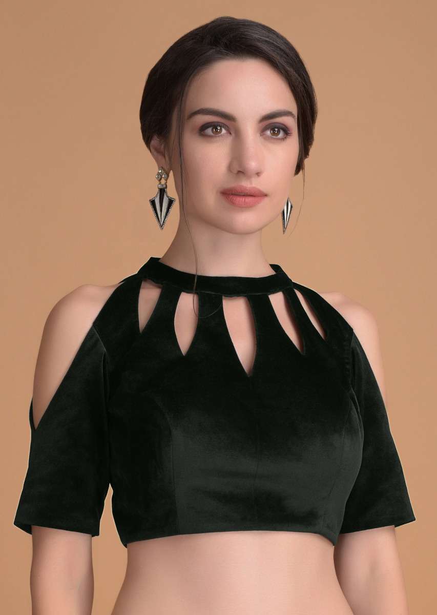 bottle_green_blouse_in_velvet_with_cut_out_on_the_neckline_online_-_kalki_fashion_3_3b0707e8-77b8-4a91-9af5-1573f605ad52.jpg