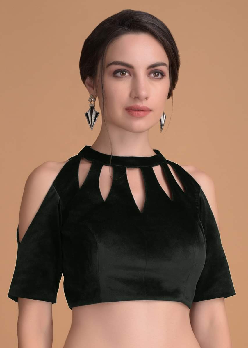 bottle_green_blouse_in_velvet_with_cut_out_on_the_neckline_online_-_kalki_fashion_3_c83fb20f-5070-490a-8f41-62fcac65efb8.jpg