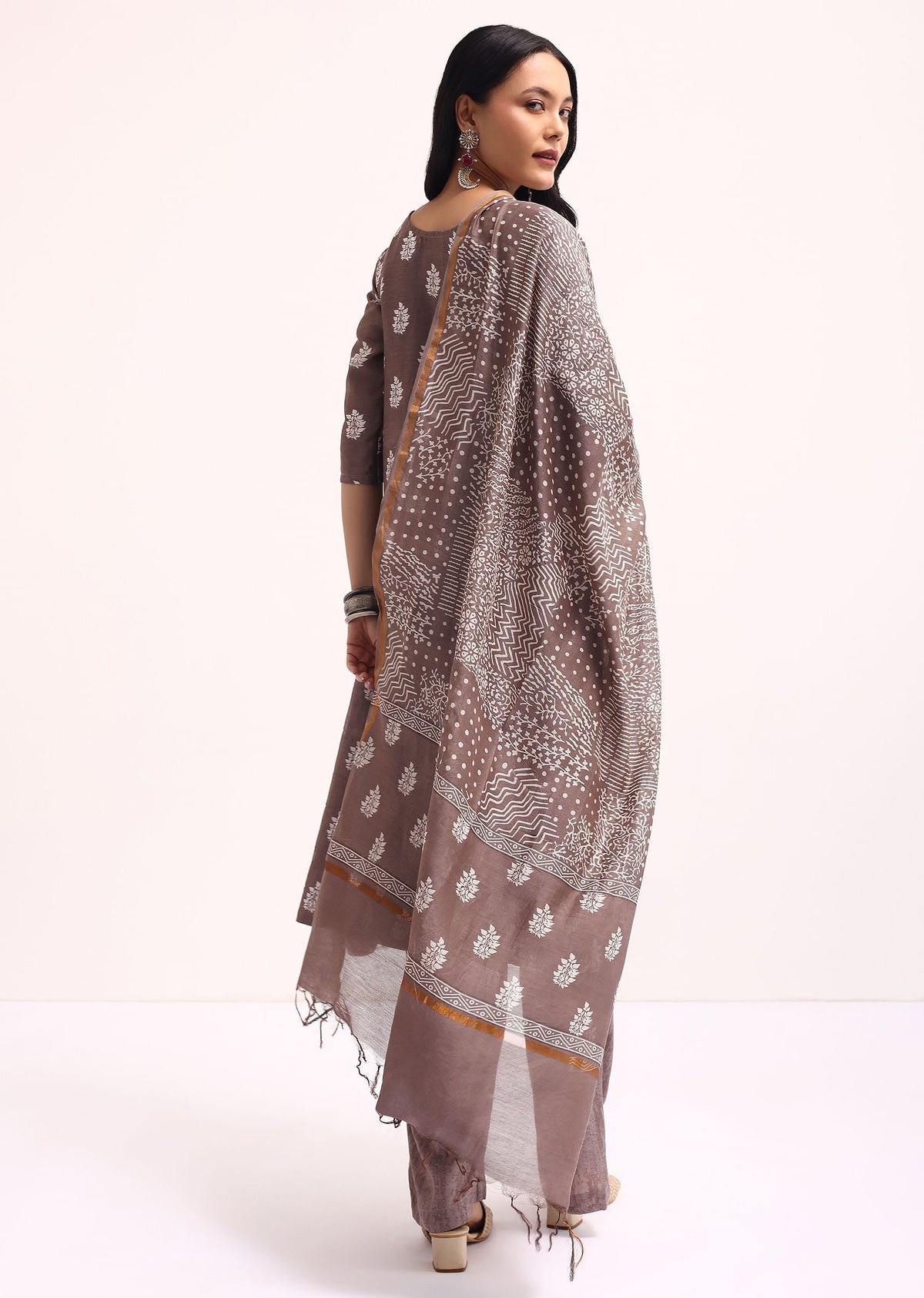brown_block_printed_chanderi_kurta_set_with_dupatta-sg221578_4_d0d5ab4a-df69-4c7f-af19-d4a78b76dc79.jpg