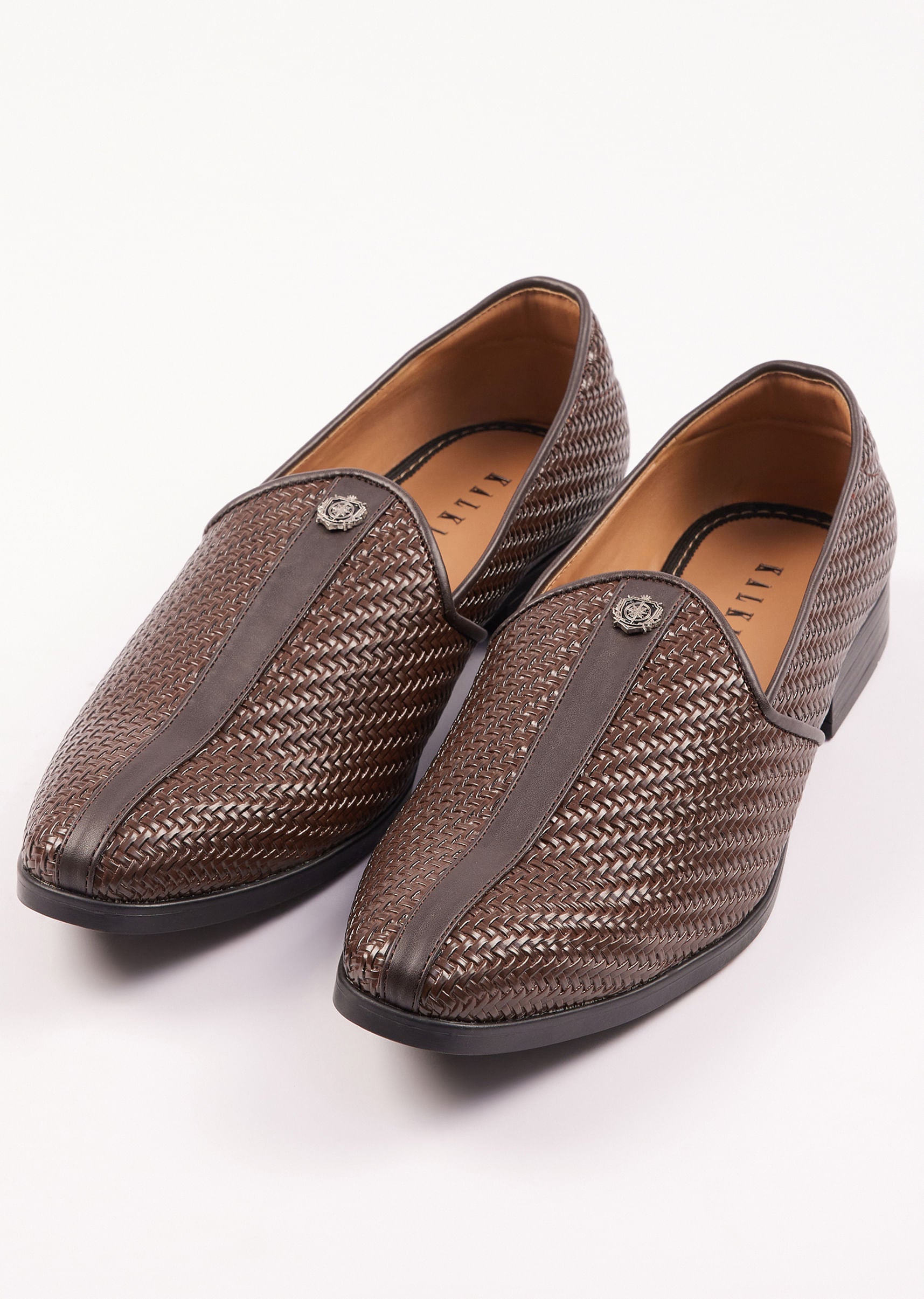 brown_textured_juttis_for_men-sg250317_4_8061b059-bdcd-43c2-8630-bdca91e96fb2.jpg