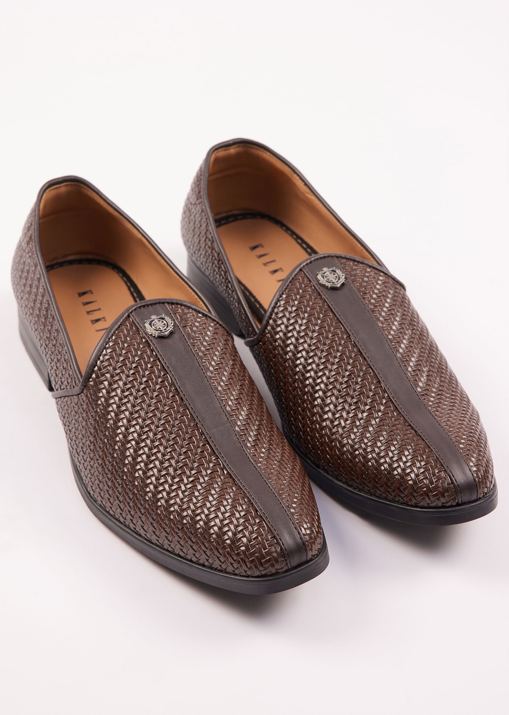 brown_textured_juttis_for_men-sg250317_5_313fe61a-d8d0-4ee4-9c73-a8664f584c69.jpg