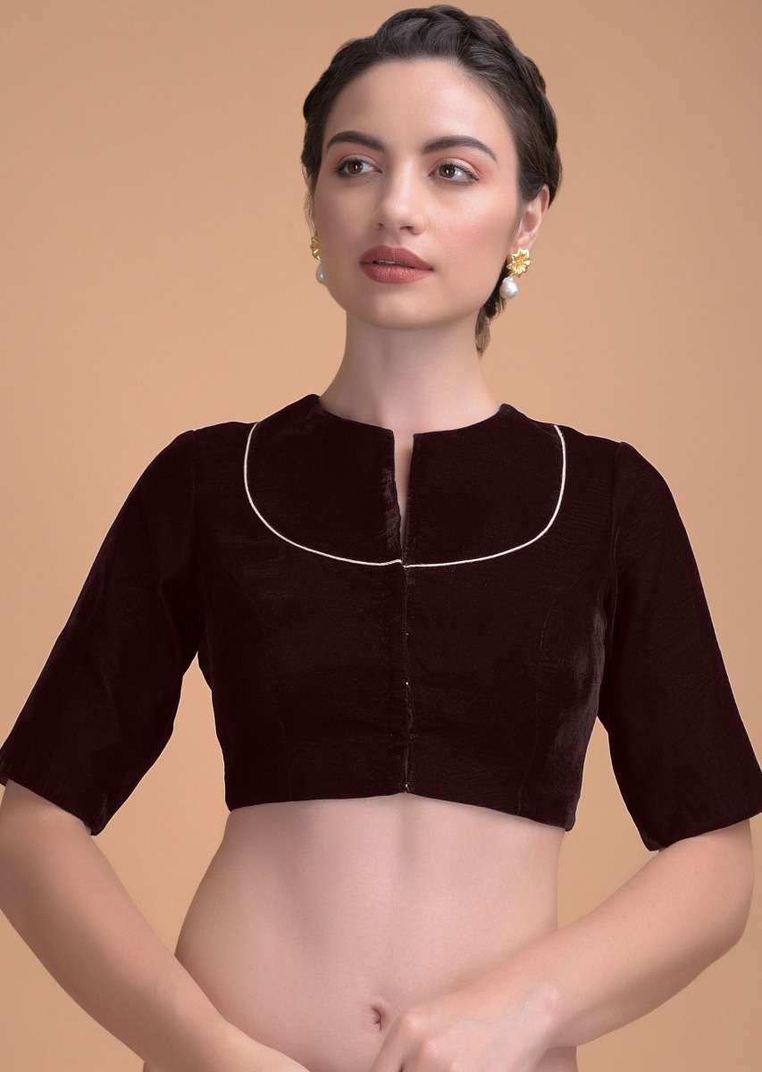 burgandy_blouse_in_velvet_with_a_zari_lace_defining_the_neckline_online_-_kalki_fashion_3_bd5193ff-4978-4fb0-8e1a-f82e0b261368.jpg