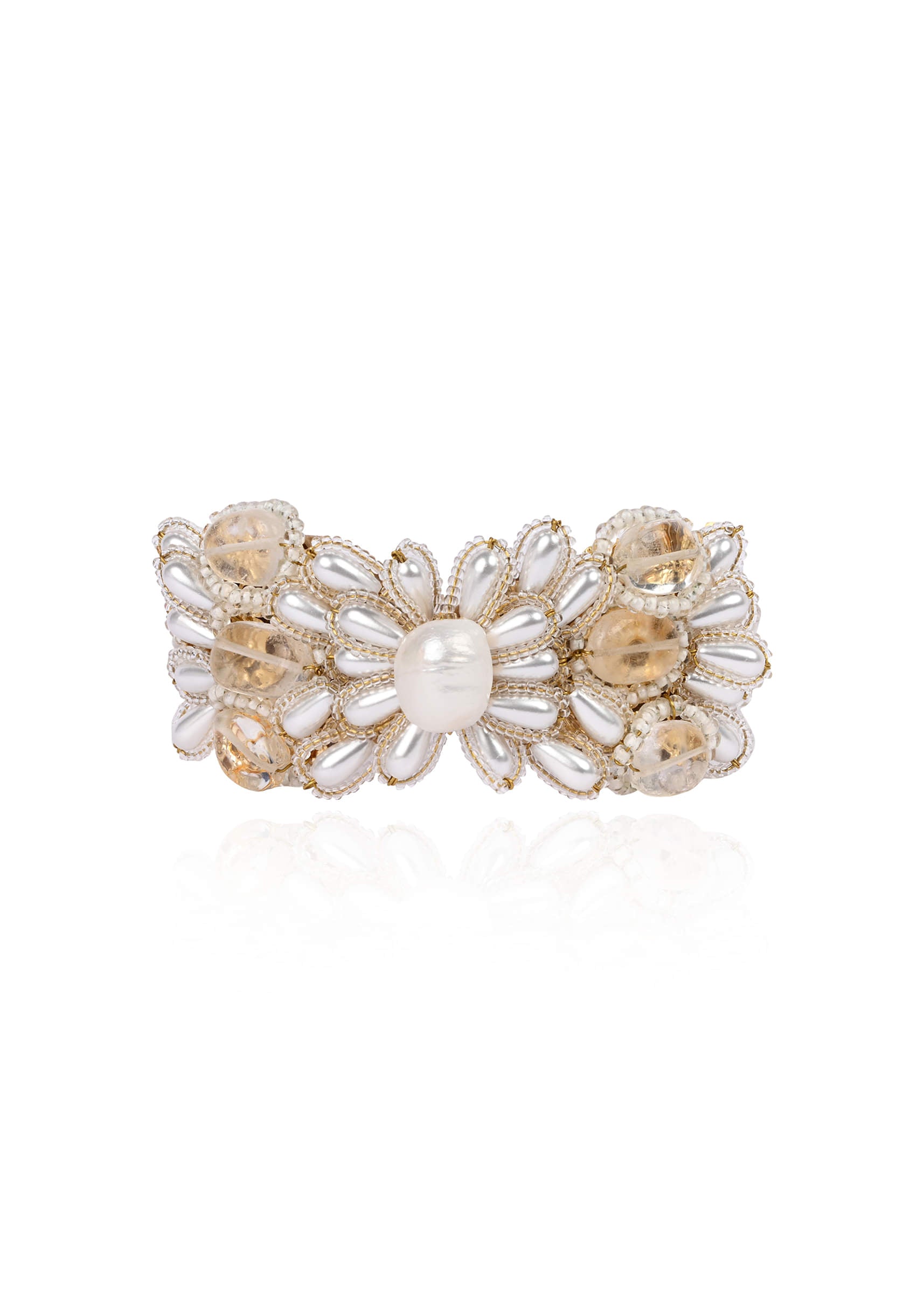 butterfly_shape_white_pearl_and_oval_stone_all_size-sg370968-1-nosto_3.jpg