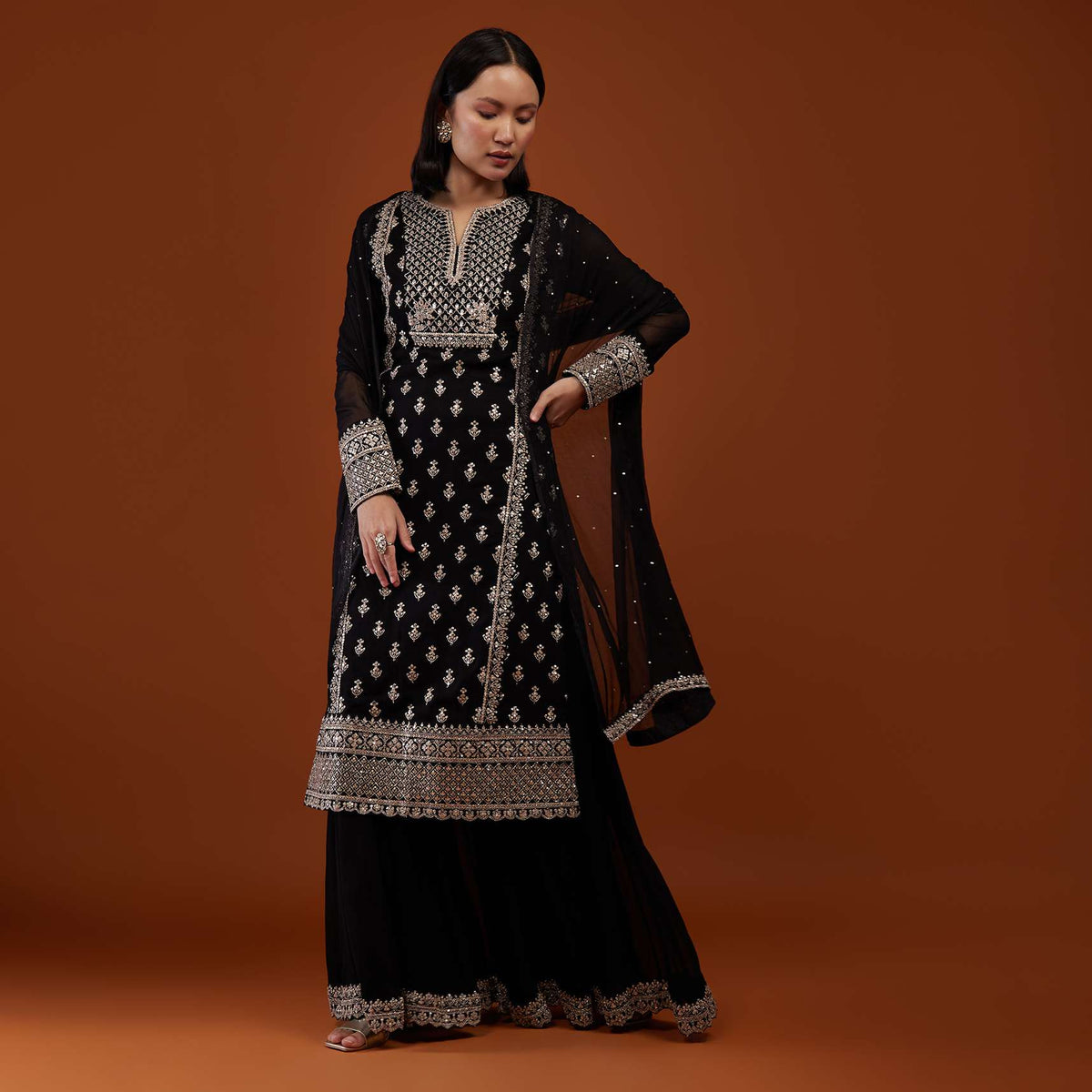 caviar_black_embroidered_georgette-sg126128_3_c65e0679-2173-4937-8ea5-193d43d0001c.jpg