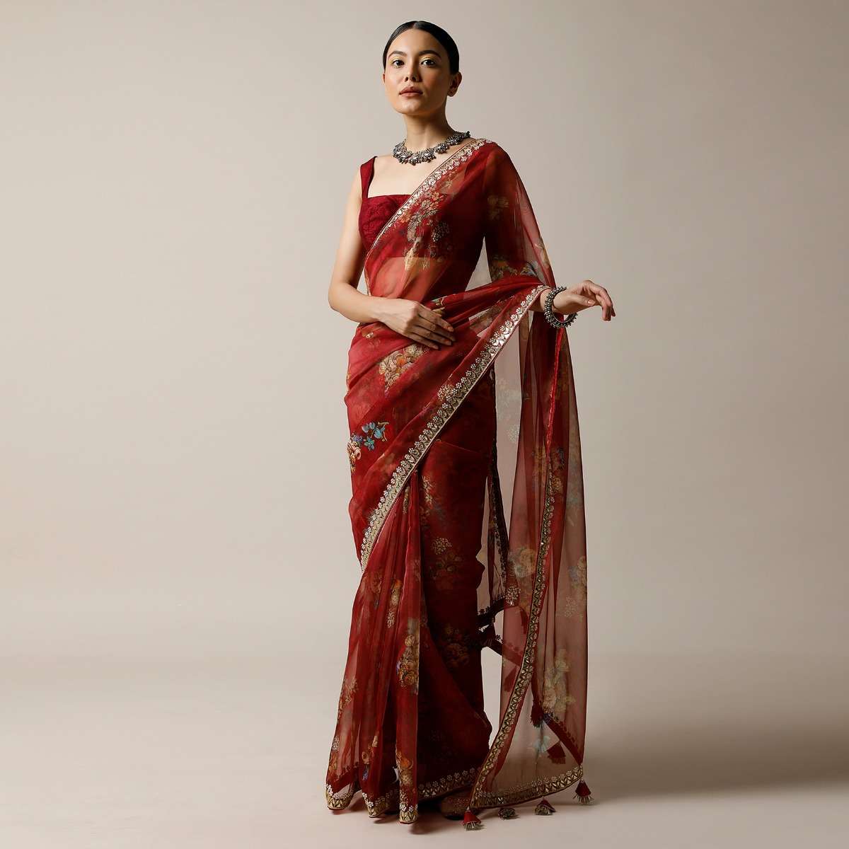 cherry-red-saree-in-organza-with-floral-print-and-gotta-patti-embroidered-border-along-with-unstitched-blouse-online-kalki-fashion-j01933378y-sg54638_4_14929d03-a429-4ff7-87fc-f825b1a.jpg