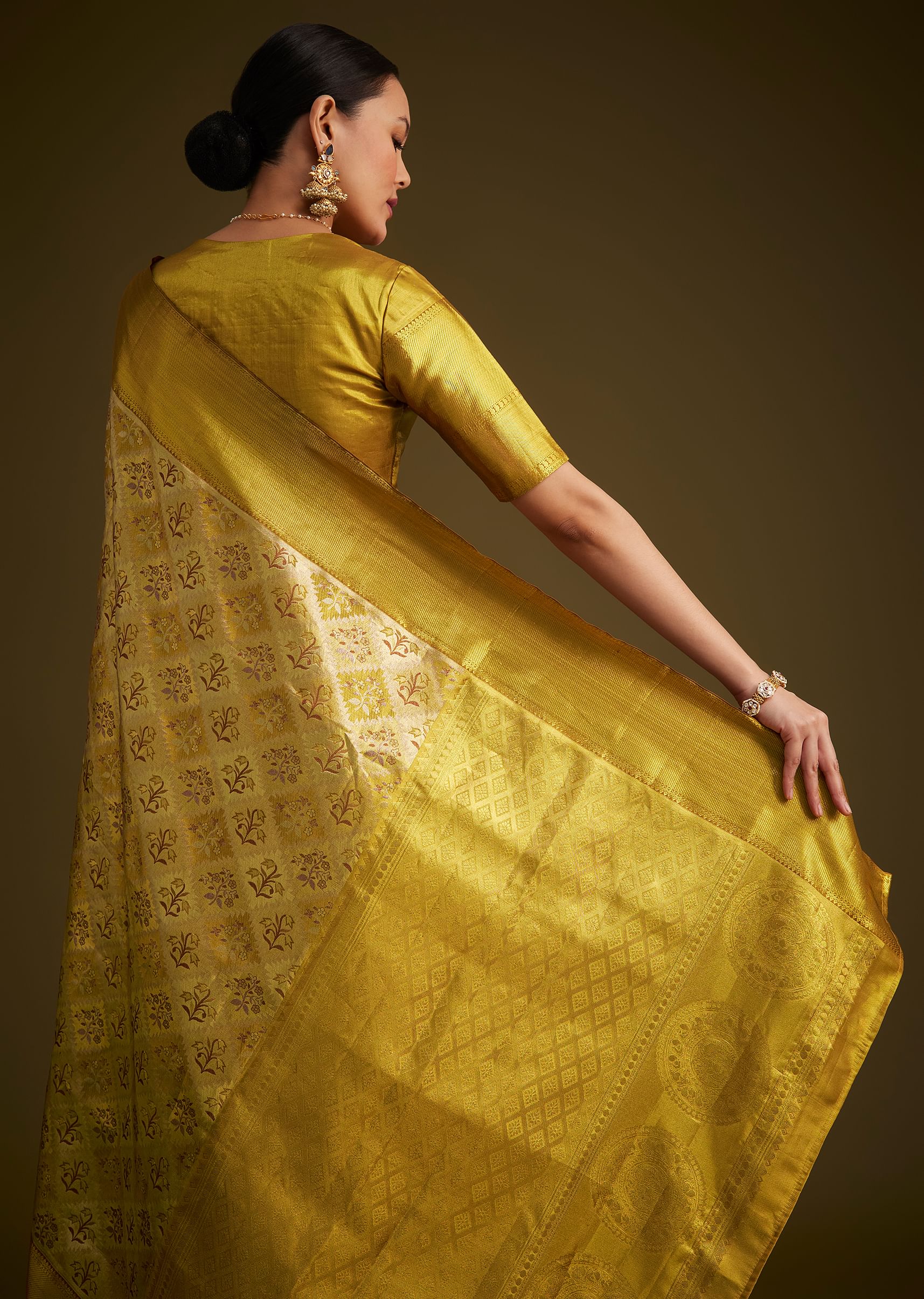 coffee_beige_kanjivaram_silk_saree_with_golden_zari_border-sg291477_3_8565691b-6b68-4e3b-8235-1abe7fa3f5ed.jpg