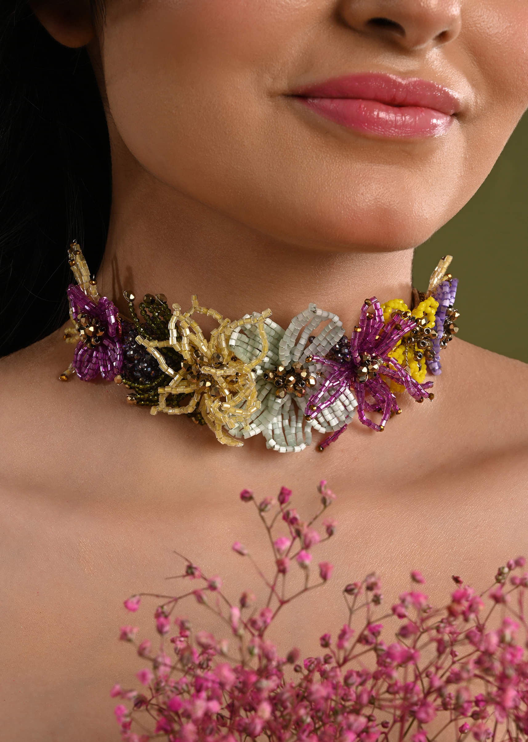 colourful_crystal_classic_floral_choker_gold-sg370966-1-nosto_4.jpg