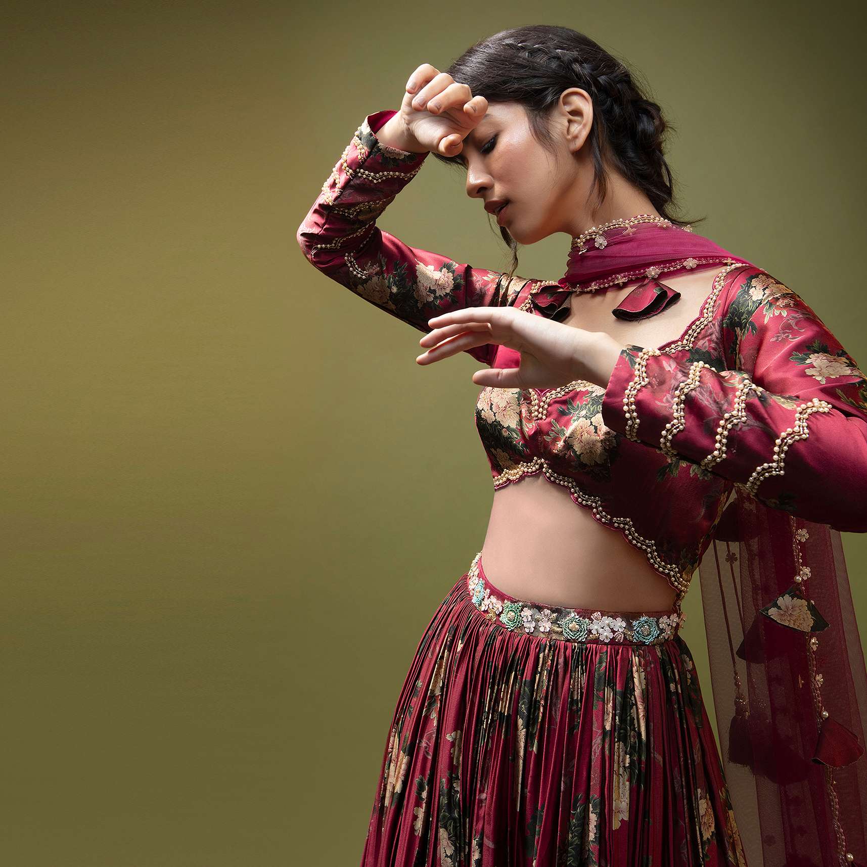 cranberry_red_anarkali_suit_in_floral_printed_satin_with_front_cut_out_and_sequin_embroidery_online_-_kalki_fashion_3_e218d66b-6eff-4b8f-8520-285aeeb73dc2.jpg