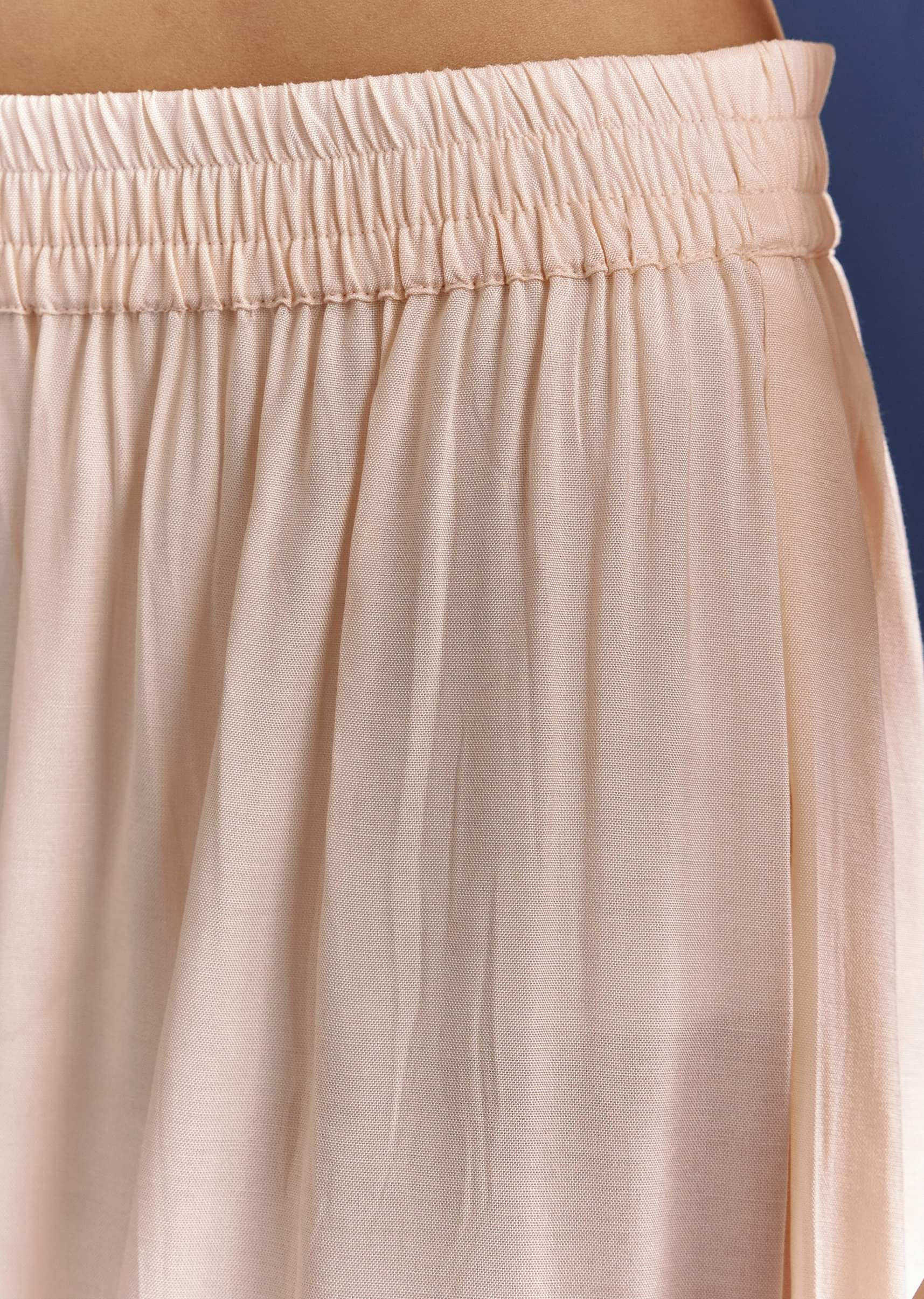 cream-dola-silk-kurta-with-gotta-work-and-bandhani-pink-dupatta-sg314338-6.jpg