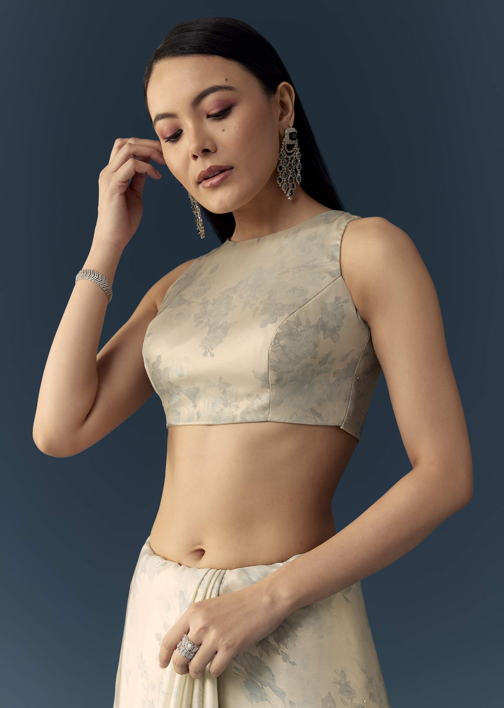 cream-satin-saree-with-floral-print-and-unstitched-blouse-sg351568-7.jpg