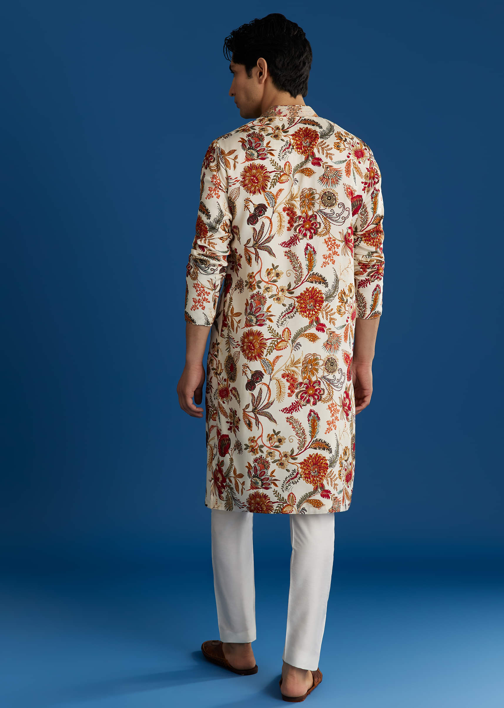 cream-silk-floral-resham-embroidered-kurta-set-sg323928-5_2f76e94a-0fcc-4e06-8dff-3dfd786fdceb.jpg