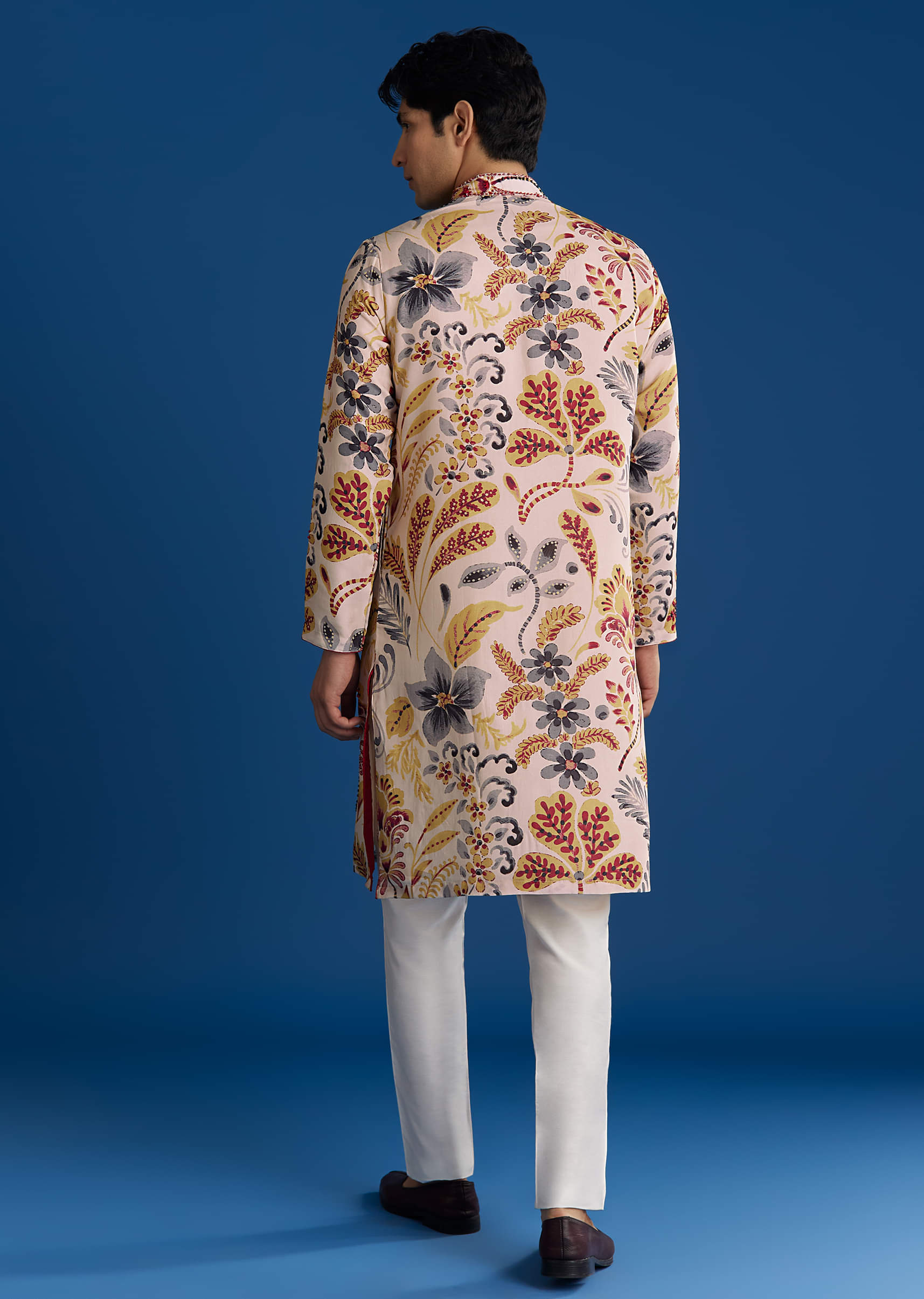 cream-silk-floral-resham-threadwork-kurta-jacket-set-sg323560-5_7229d1a9-4711-480c-966c-862f2038a7f7.jpg
