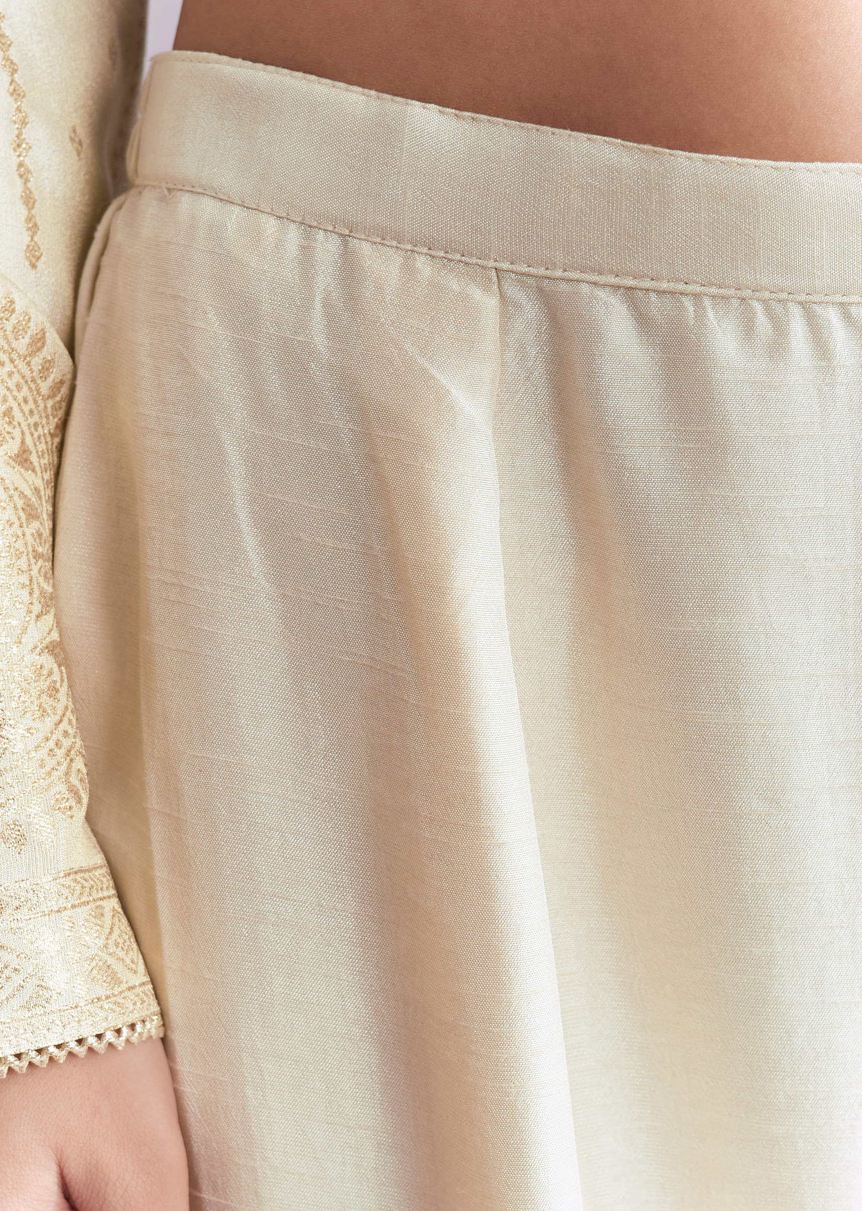 cream-tissue-kurta-set-with-embroidery-and-two-tone-dupatta-sg340611-6.jpg