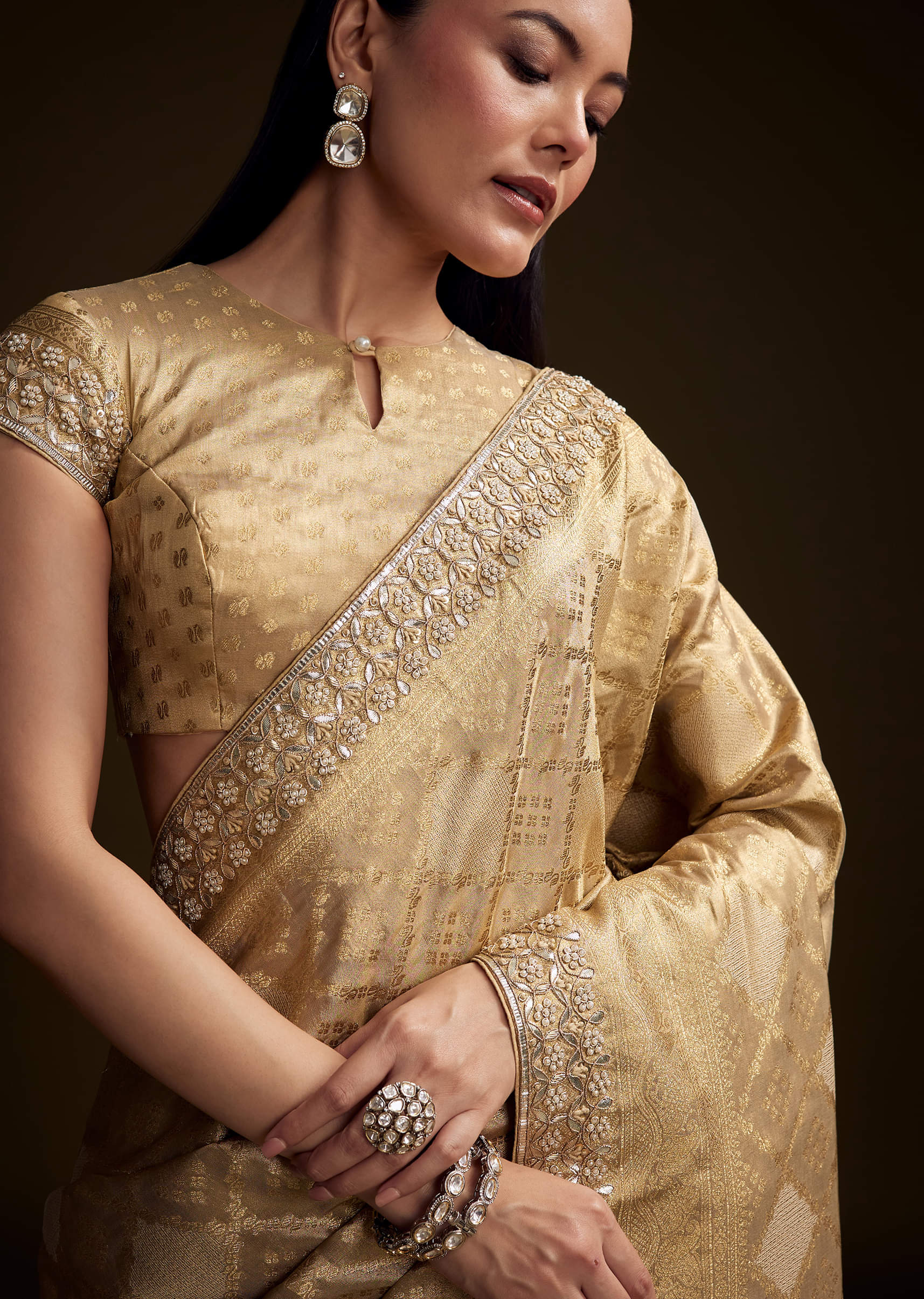 cream_tissue_brocade_saree_with_gotapatti_and_moti-sg316233-9_8.jpg