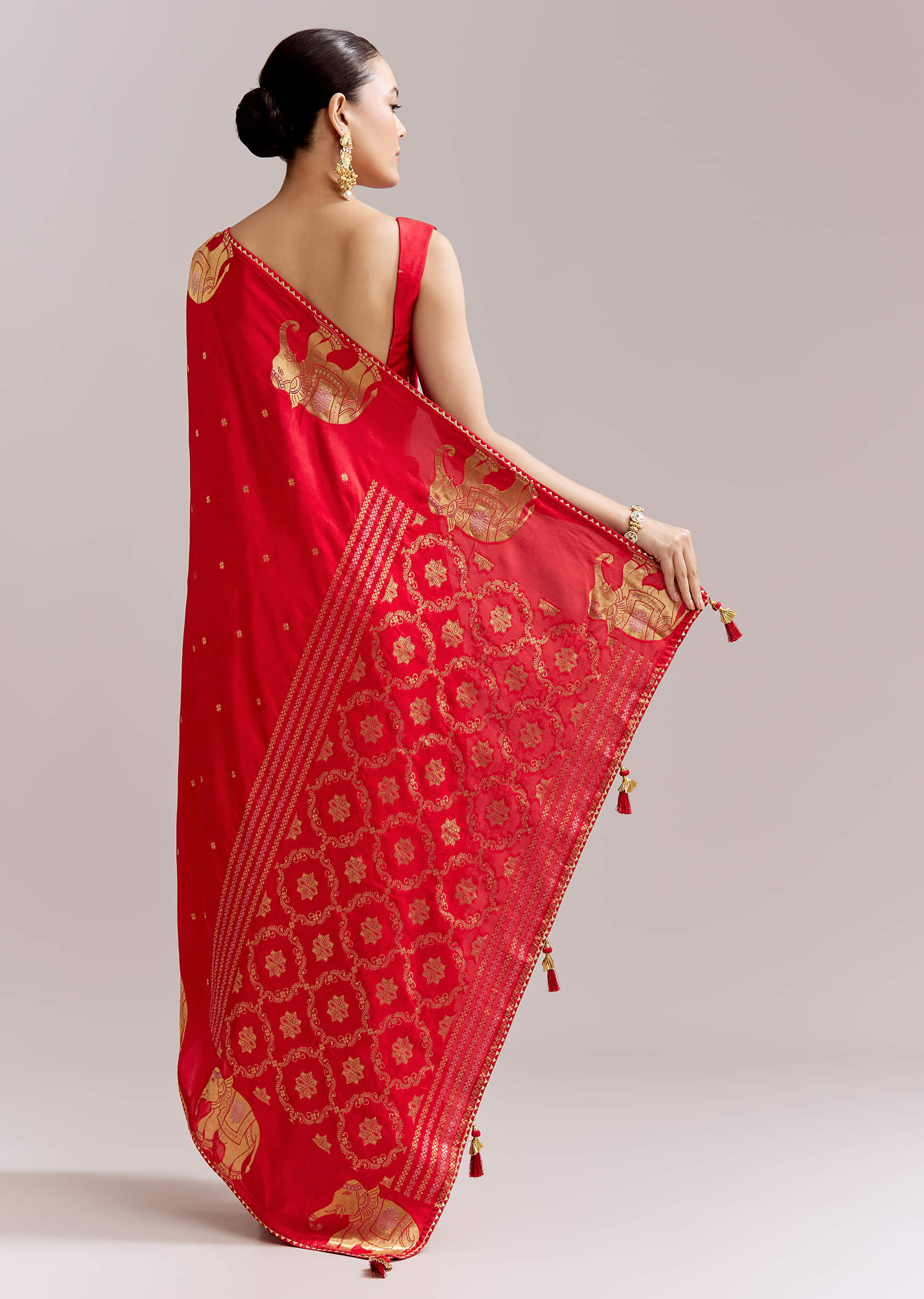 crimson-red-chinon-woven-saree-with-elephant-motifs-sg351918-4.jpg