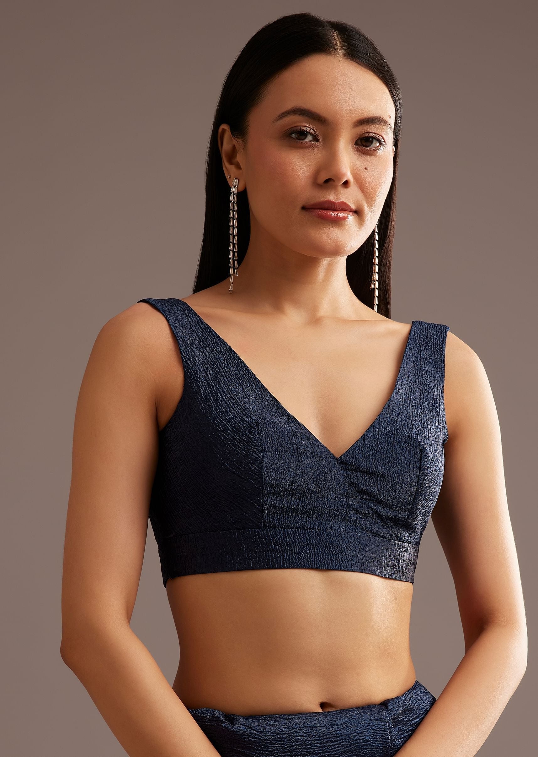 crushed-tissue-saree-with-cutdana-scallop-border-sg285434-7_19d7eb37-64a8-4948-9be1-3ced02283487.jpg