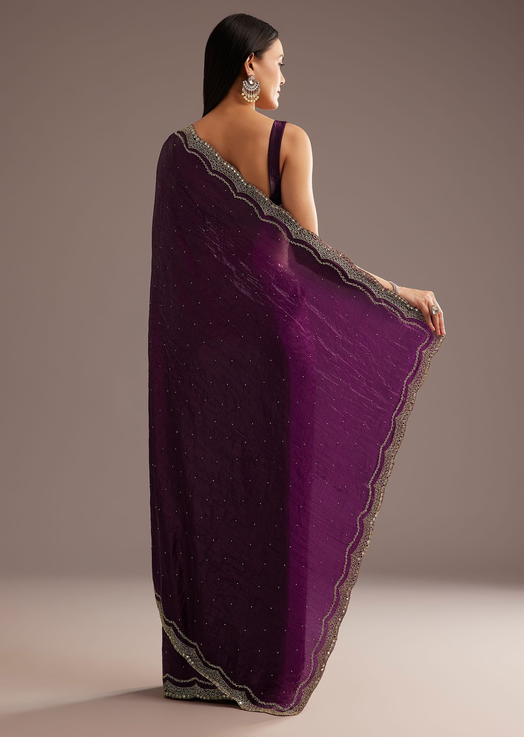 crushed-tissue-silk-saree-with-cutdana-scallop-border-sg285419-4_9bcb6814-a987-48e0-addc-03e336c077b6.jpg