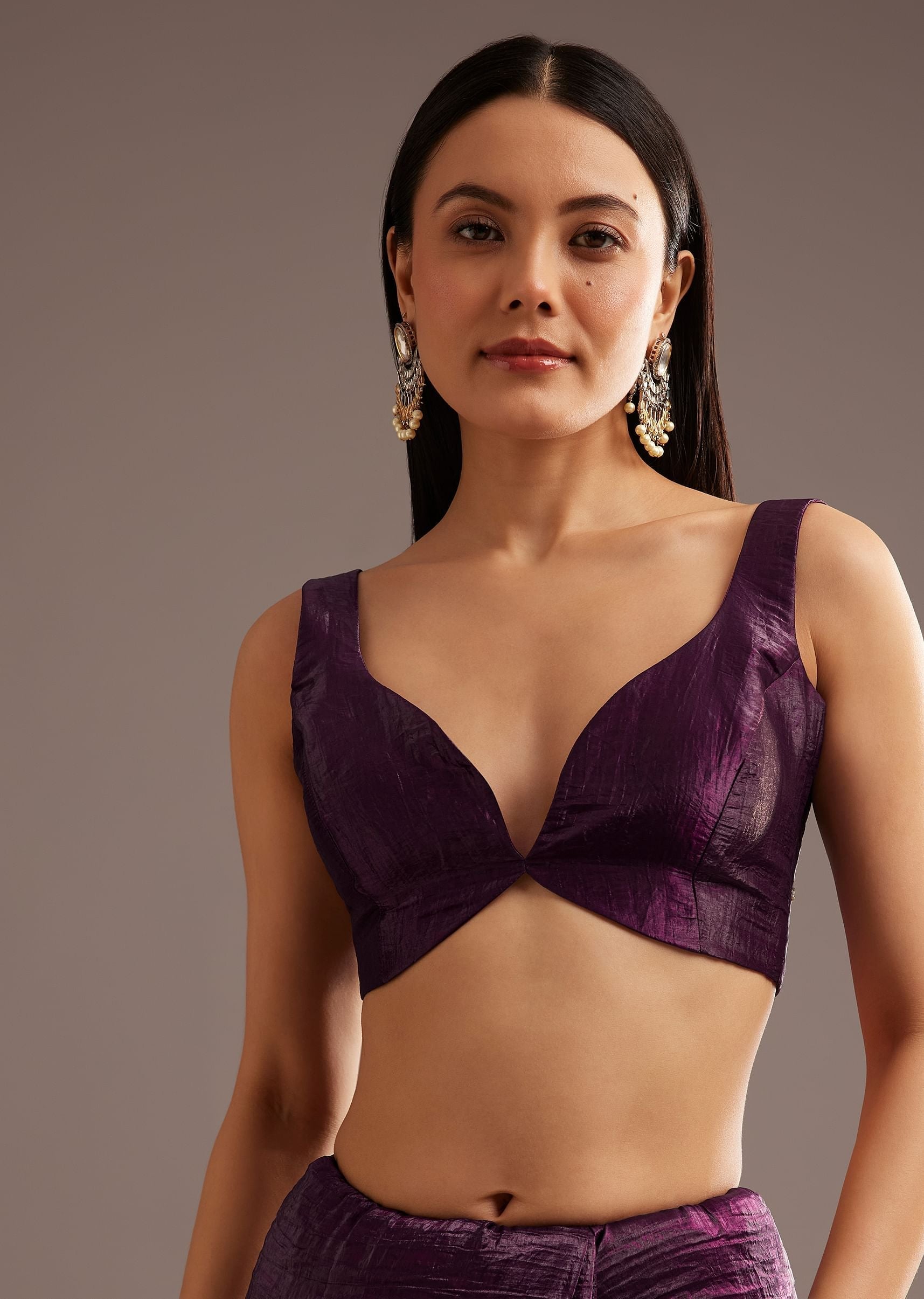 crushed-tissue-silk-saree-with-cutdana-scallop-border-sg285419-7_c044baef-a64a-4316-8d6d-4b80258b1999.jpg