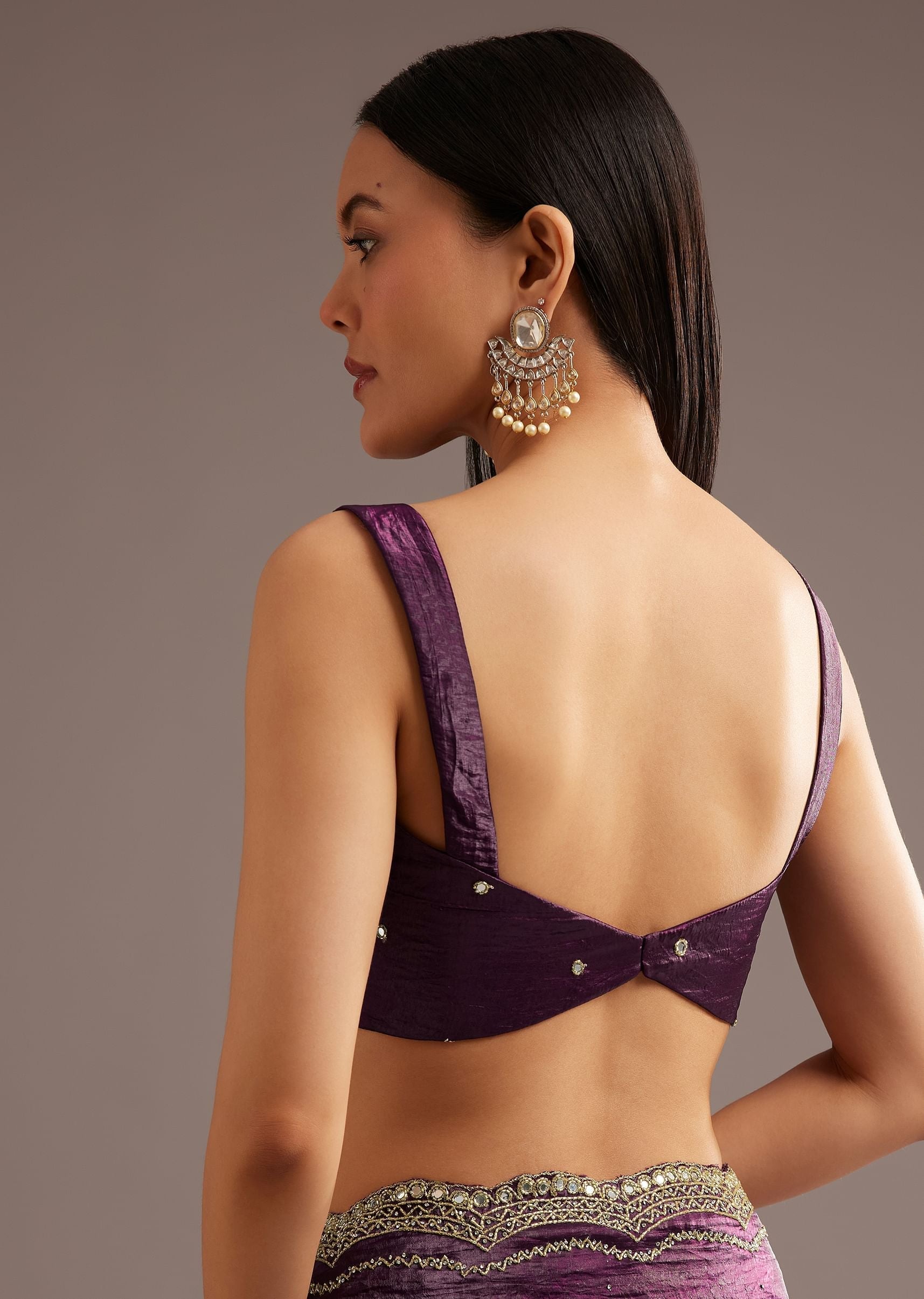 crushed-tissue-silk-saree-with-cutdana-scallop-border-sg285419-8_37dd5775-b757-4c28-bbef-b8c6da59311f.jpg
