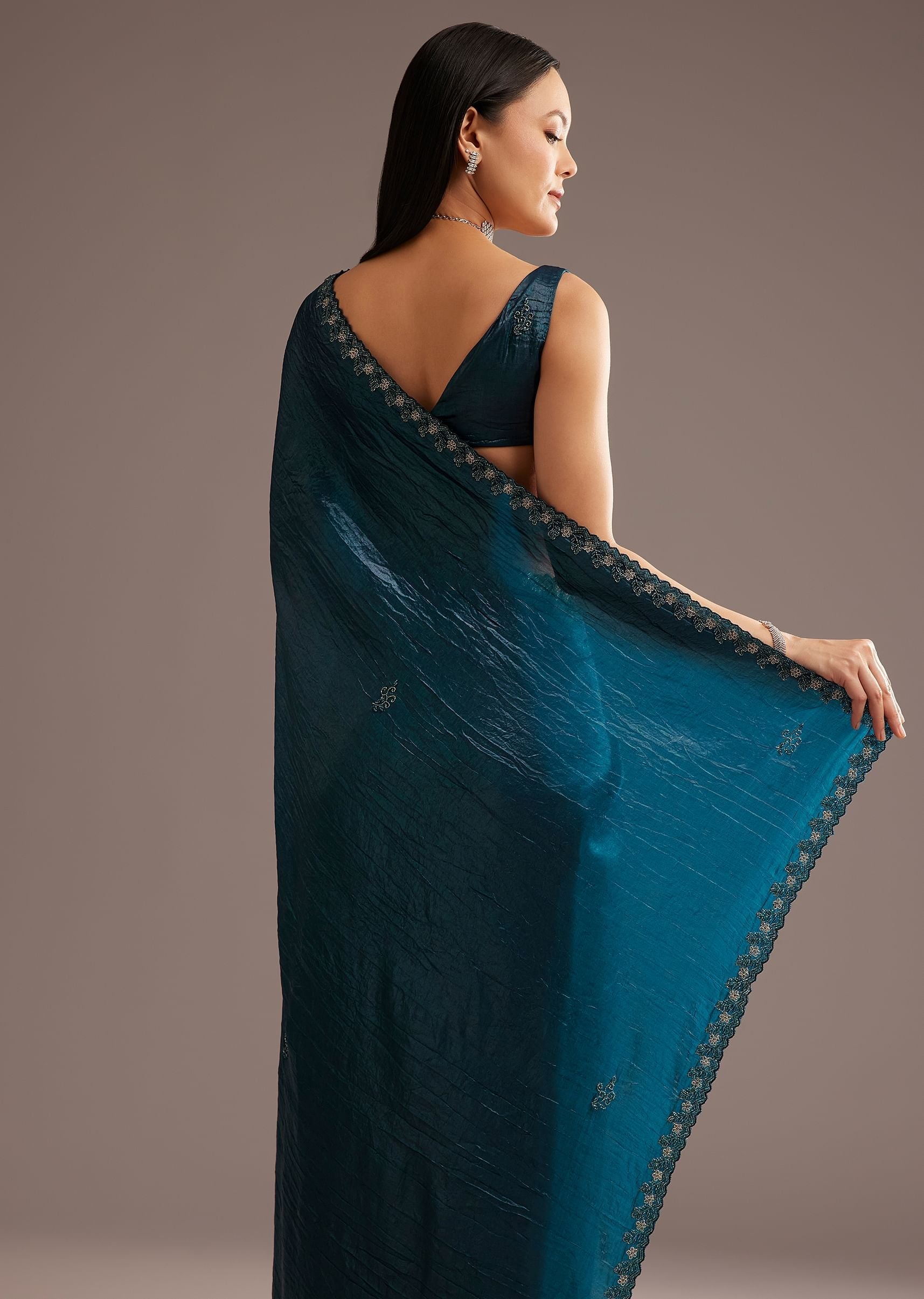 crushed-tissue-silk-saree-with-cutdana-scallop-border-sg285438-6_25317609-3581-4696-85d8-60dbe0ce7350.jpg